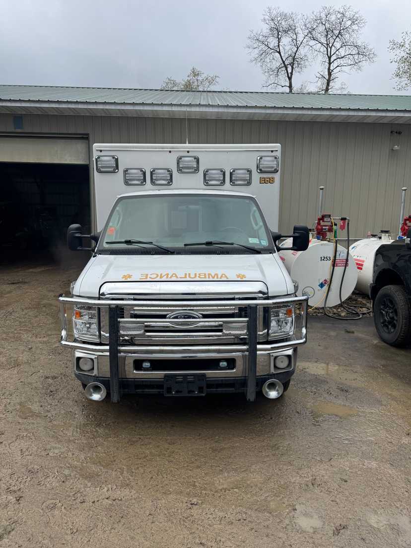 2011 Road Rescue Ford Type III Ambulance — photo 2