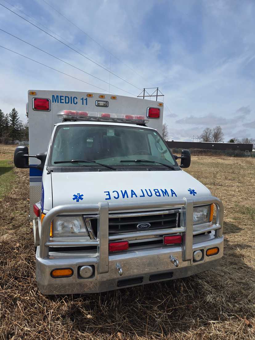 2007 Braun Ford Type III Ambulance — photo 2