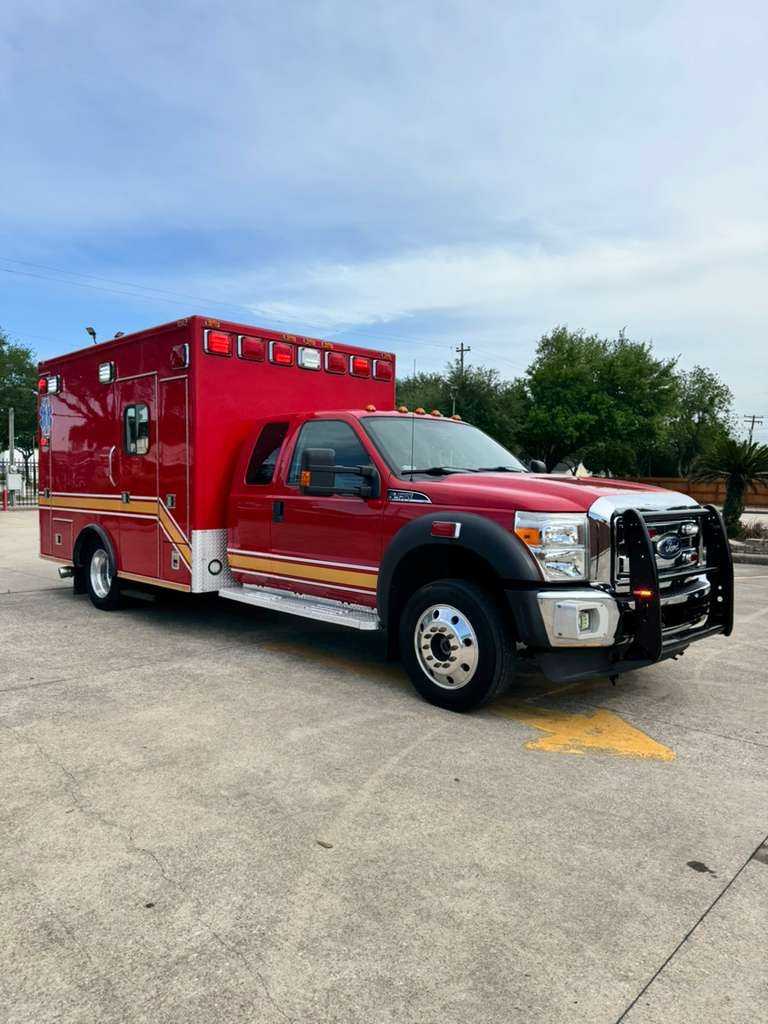 2014 REV Ford 4x4 Type I Ambulance — photo 7