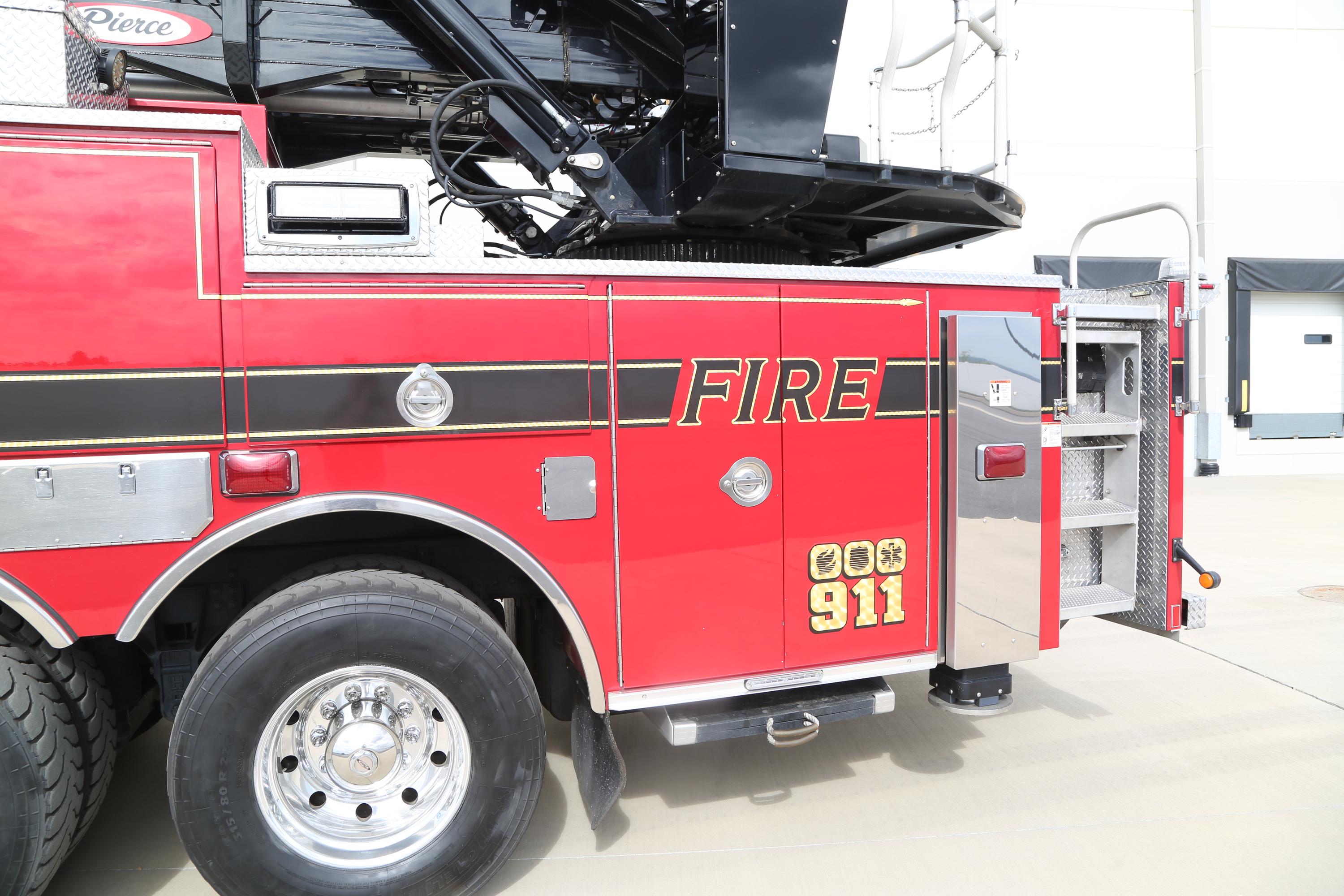 2020 Pierce Arrow XT 107' Quint - image 18