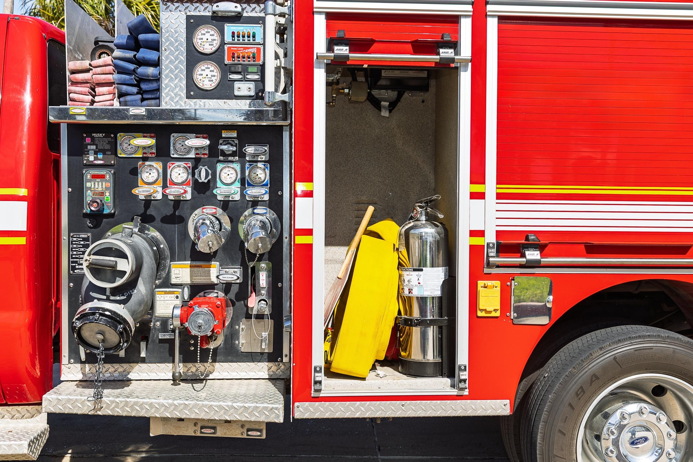 2013 Pierce Ford 4x4 Mini Pumper - image 11