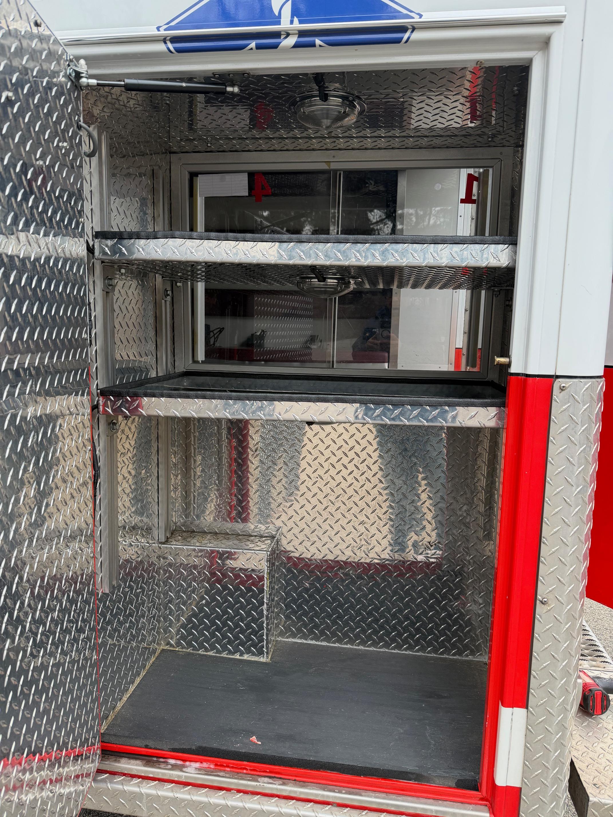 2006 Horton Ford 4x4 Type III Ambulance - image 6
