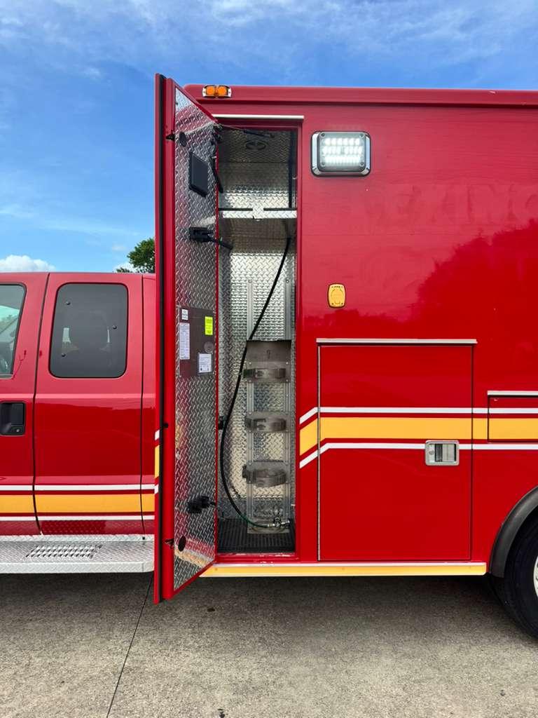 2014 REV Ford 4x4 Type I Ambulance - image 22