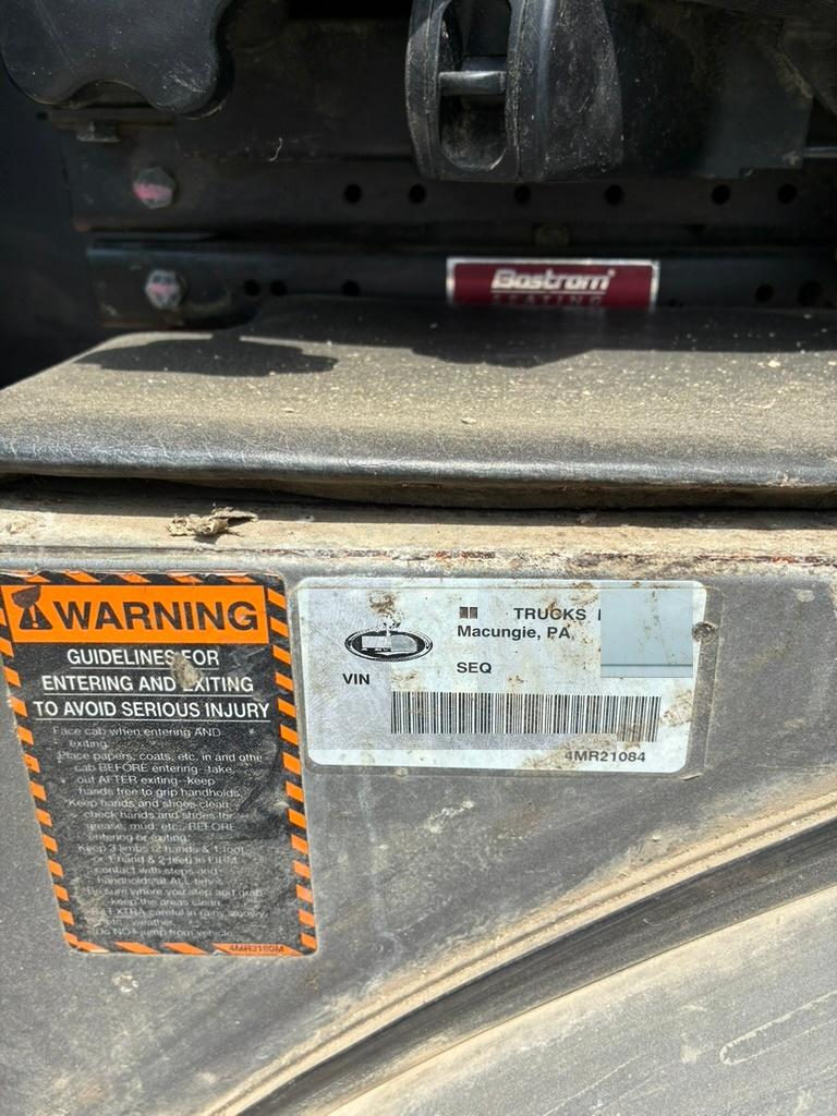 2016 Mack Heil Front Loader - image 18