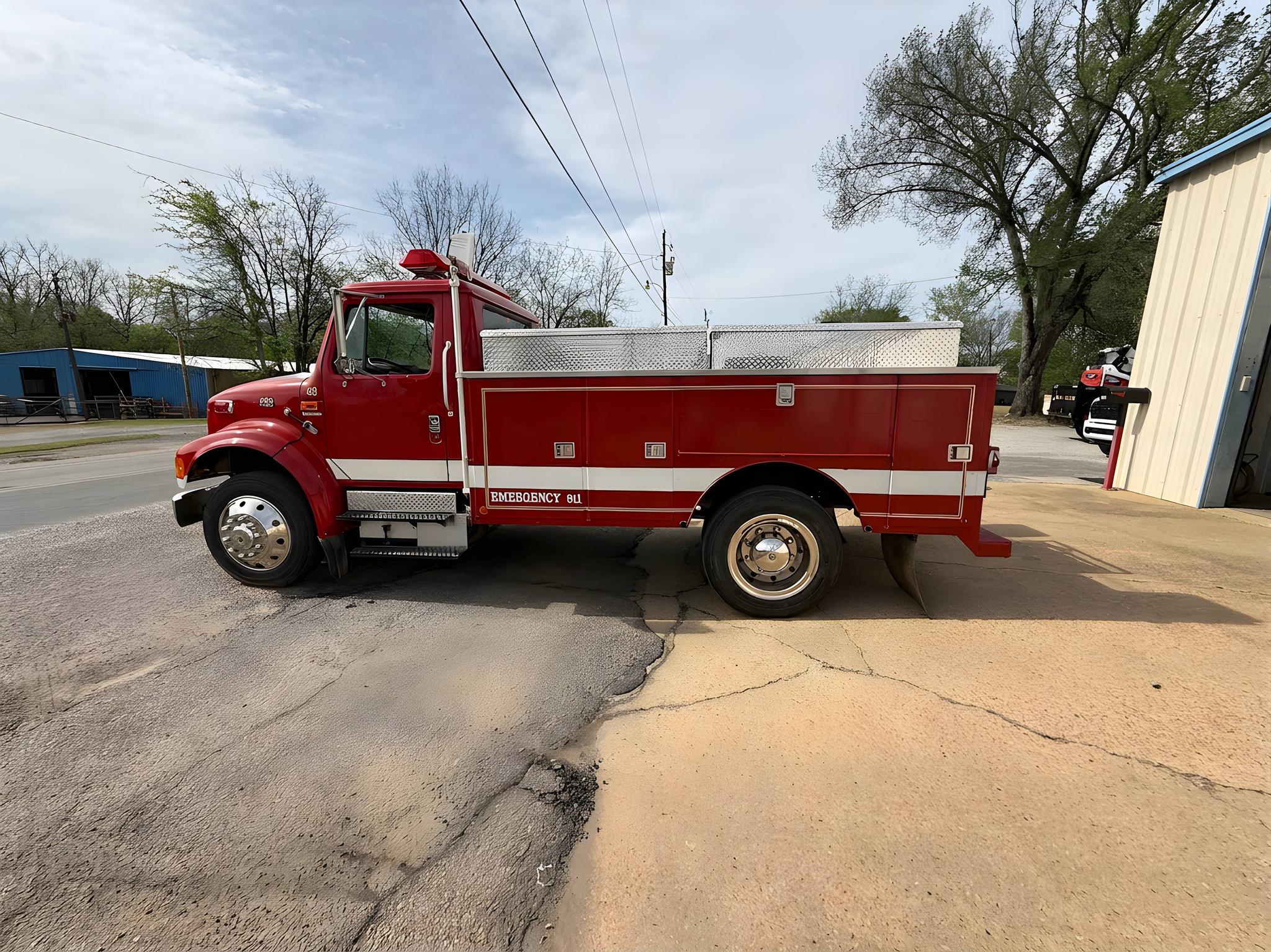 1998 International 4700 Brush Truck - image 1