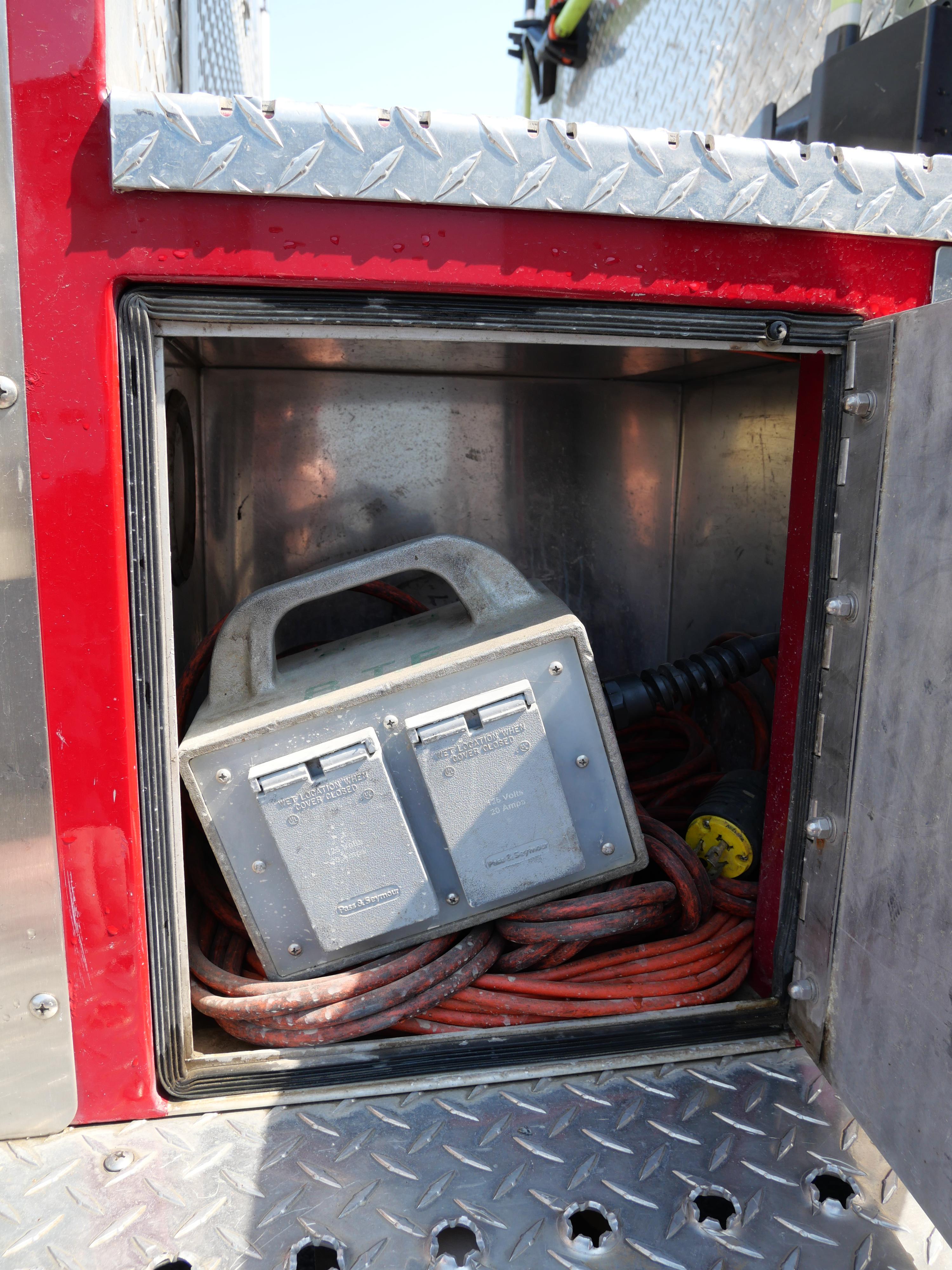 2000 E-One International Pumper - image 57