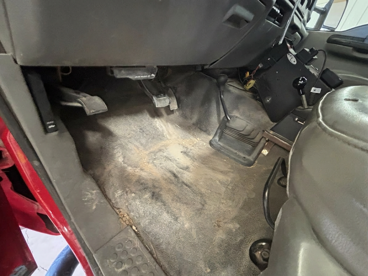 2005 Ford F-550 4x4 Brush Truck - image 10