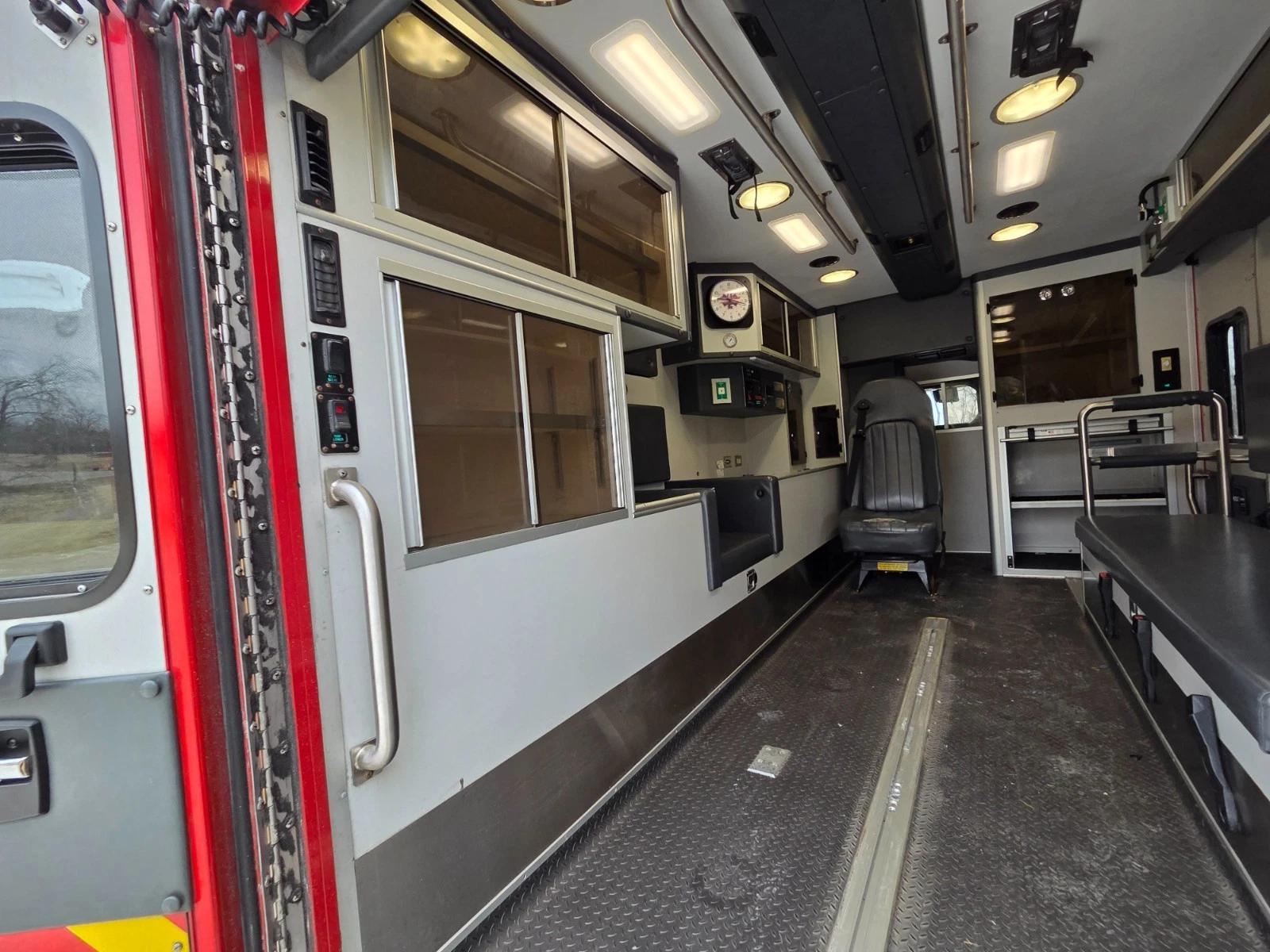 2016 PL-Custom Freightliner Type I Ambulance - image 33