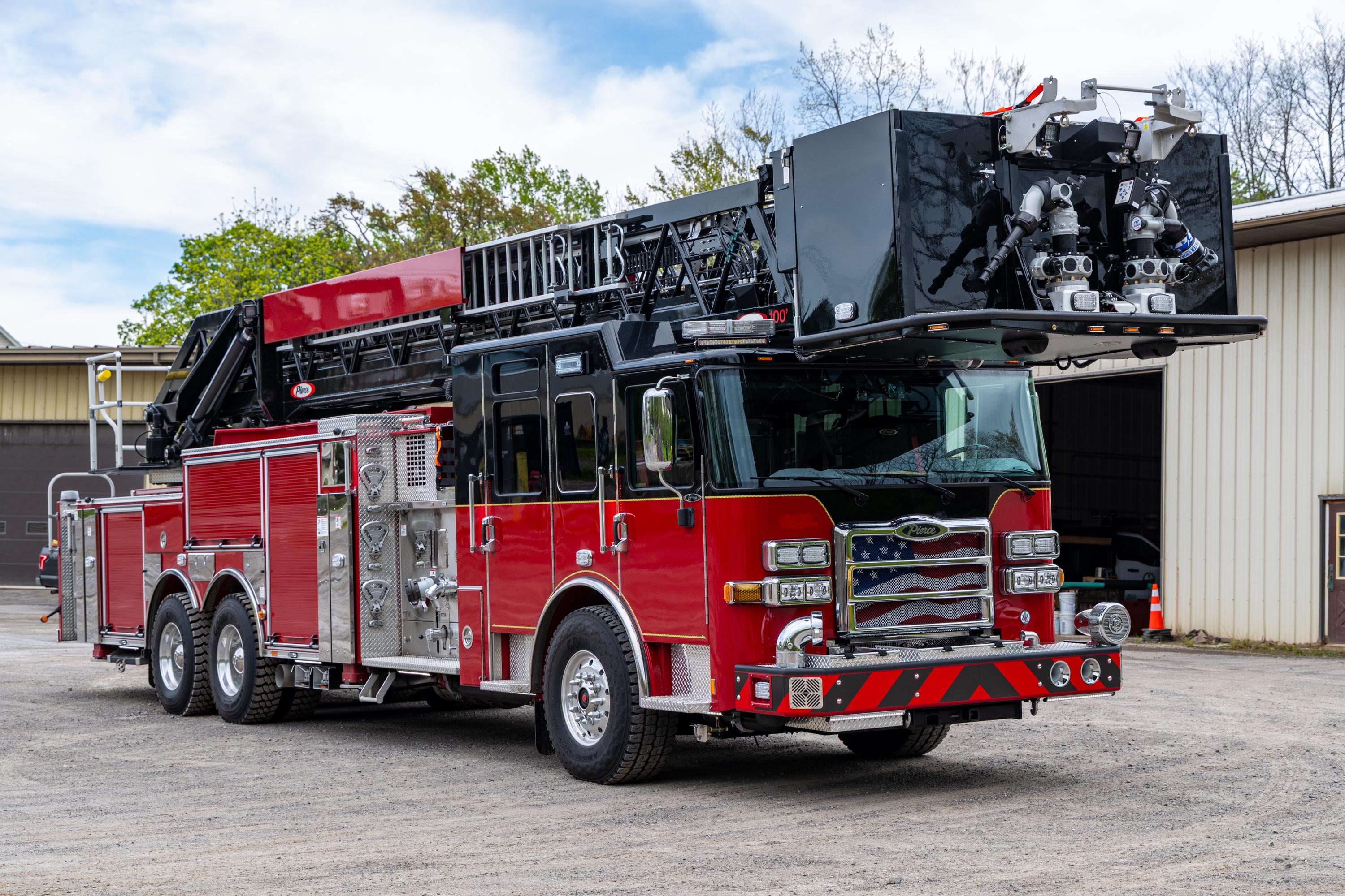 2025 Pierce Enforcer 100' Quint - image 2