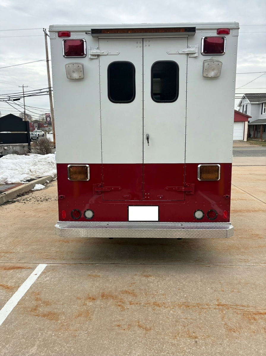 1989 Ford Utilimaster Light Rescue - image 3