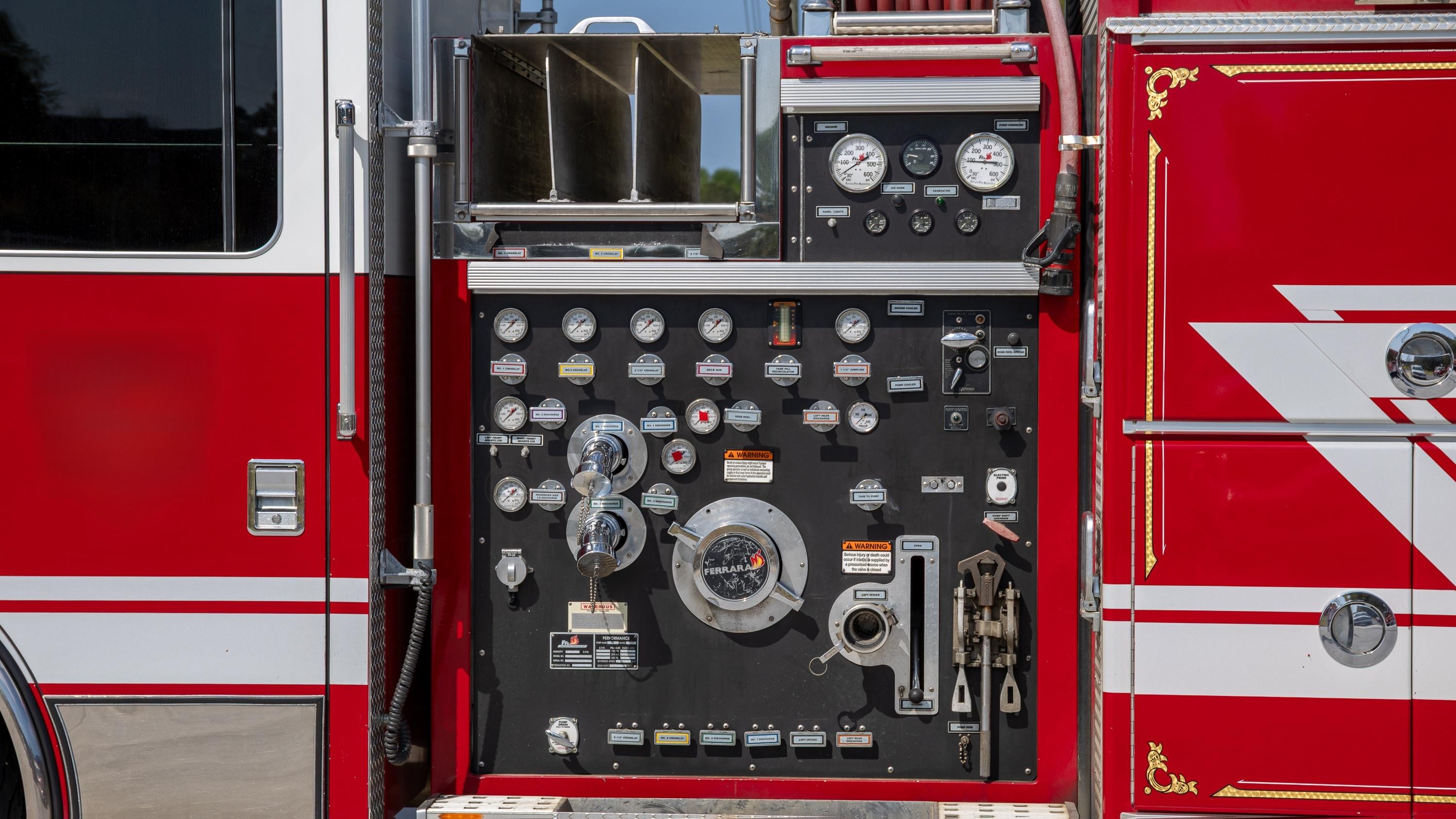 2006 Ferrara Pumper - image 8