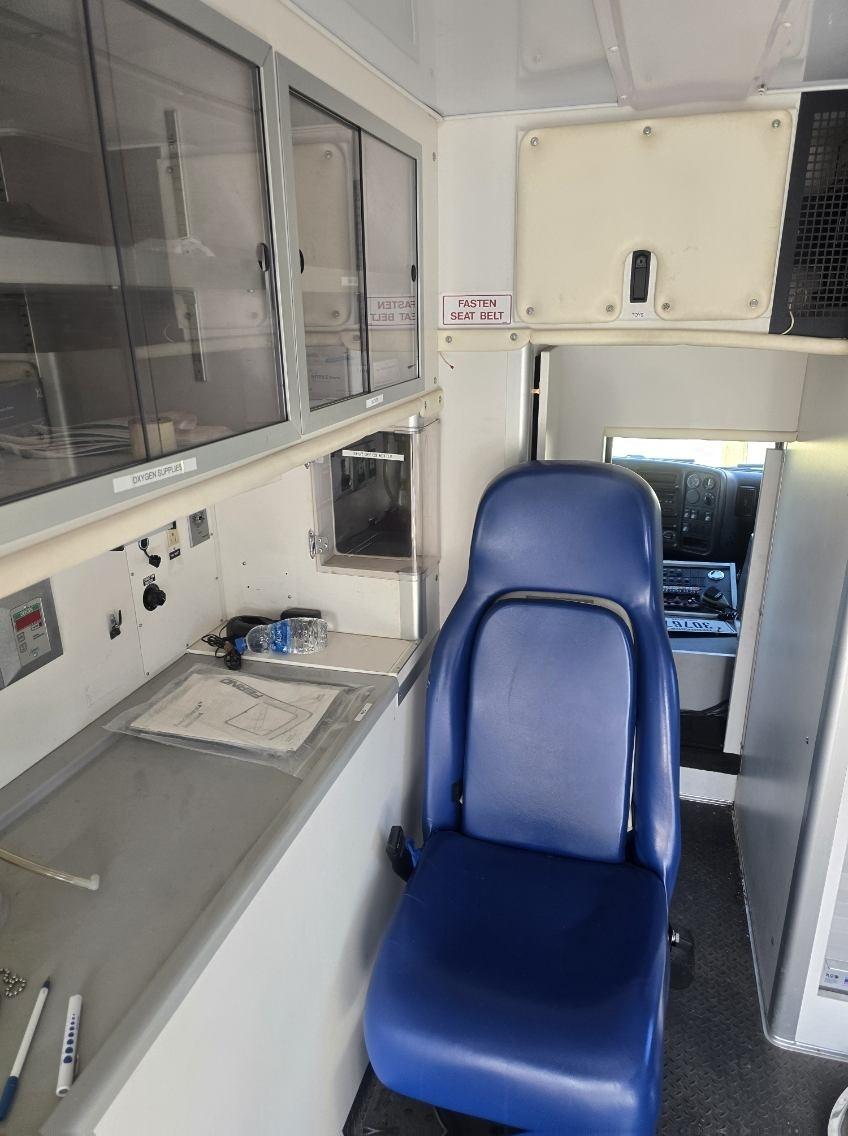 2008 Chevrolet 2008 Wheeled Coach Type I Ambulance - image 9