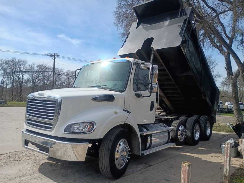 2013 Freightliner M2
