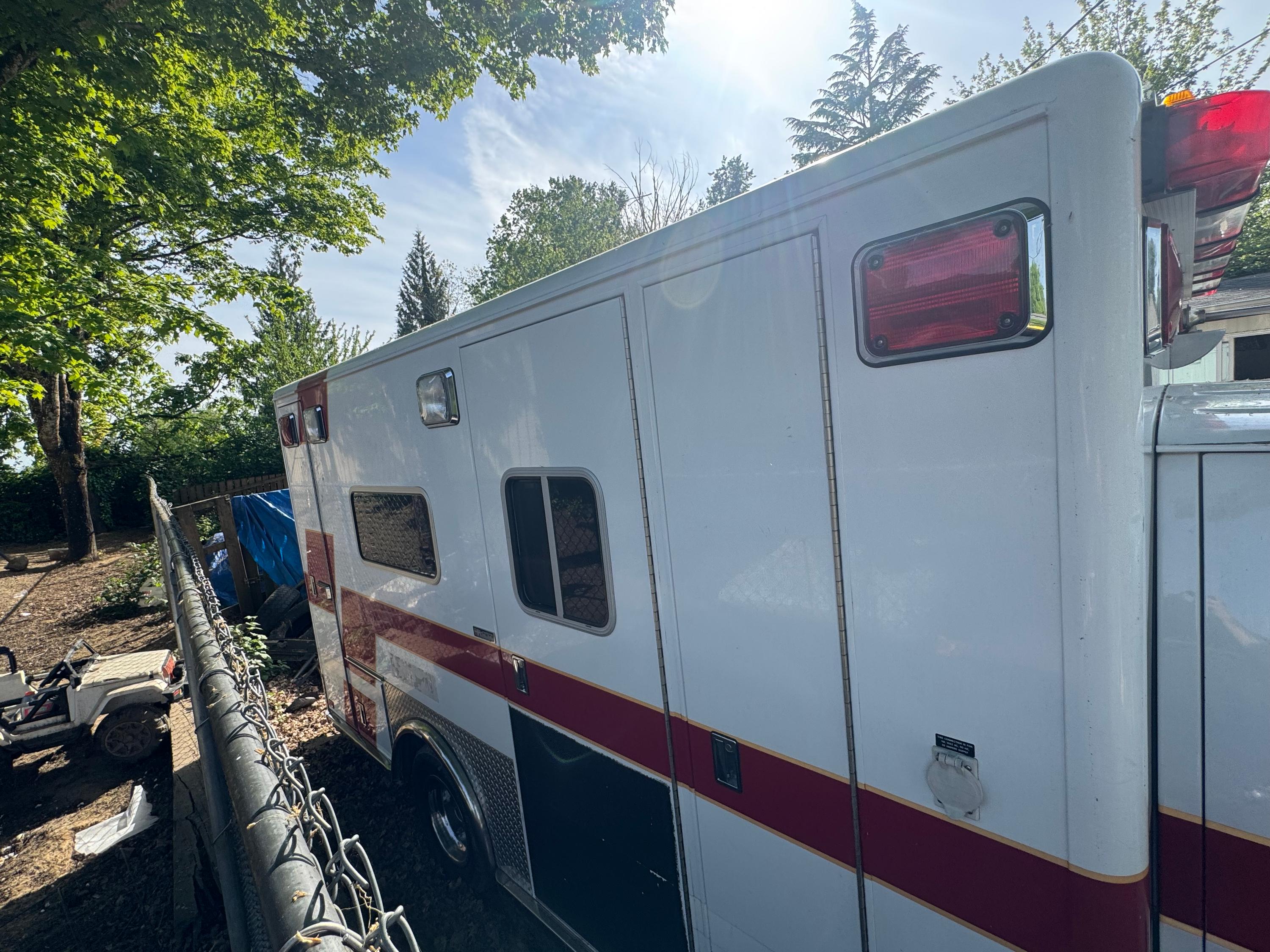 2006 Horton Ford Type III Ambulance - image 4
