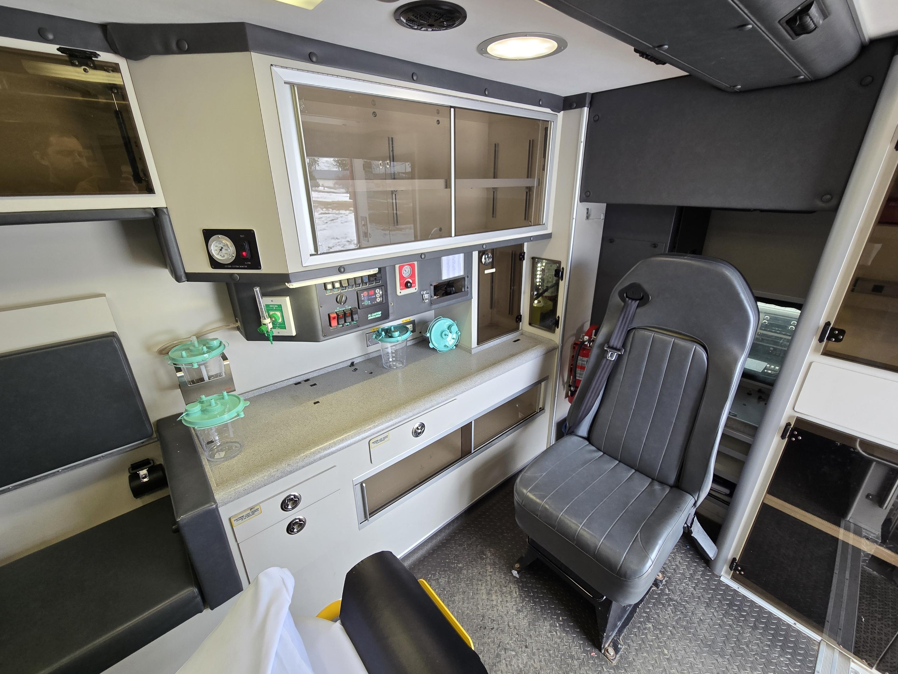 2015 PL-Custom Ford 4x4 Type I Ambulance - image 21