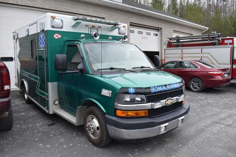 2010 PL-Custom Chevrolet Type III Ambulance — photo 3
