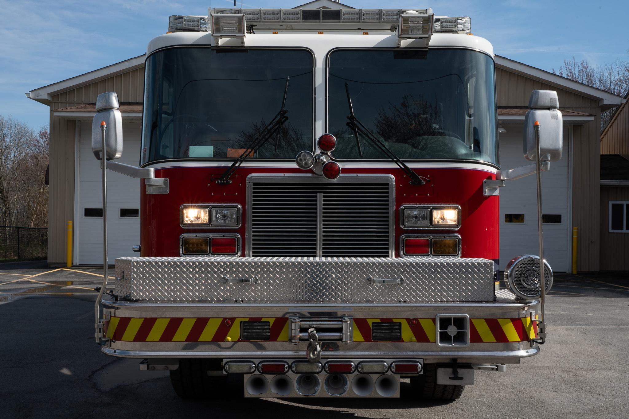 2009 KME Predator 4x4 Heavy Rescue - image 7