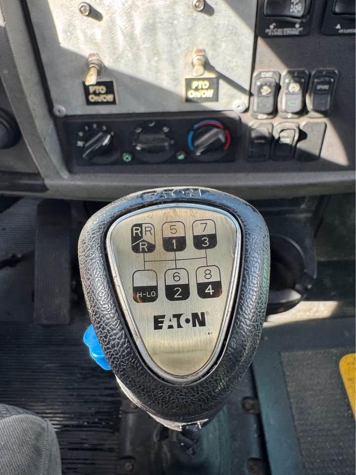 2012 Peterbilt 348 Jetter - image 12
