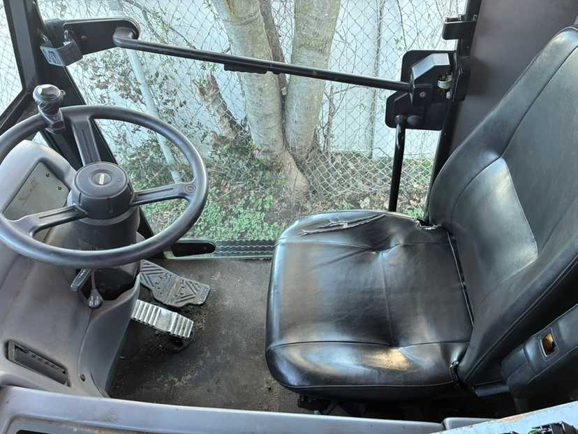 2011 Elgin Pelican HD Sweeper — photo 7