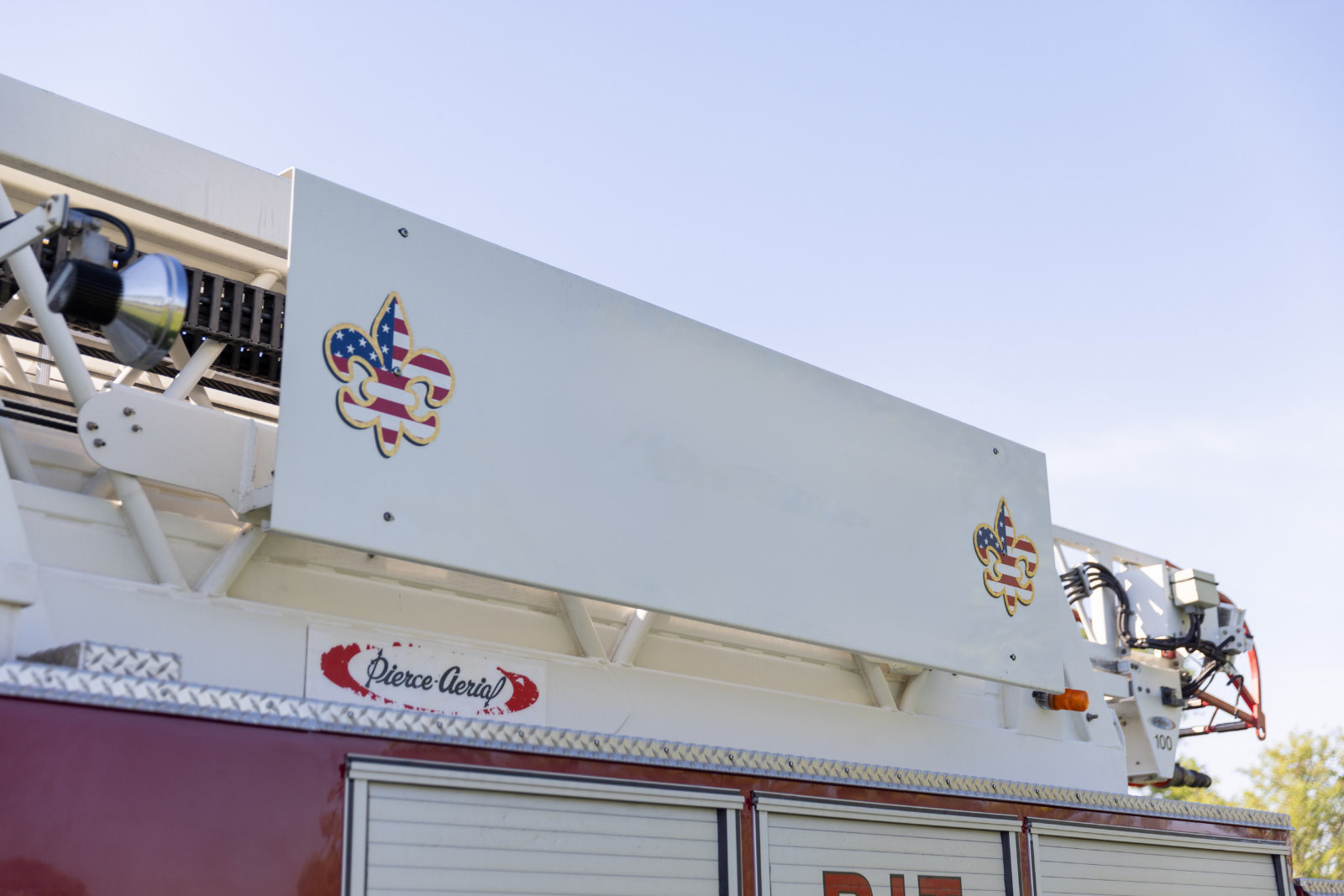 2003 Pierce TL100 100' Quint - image 26