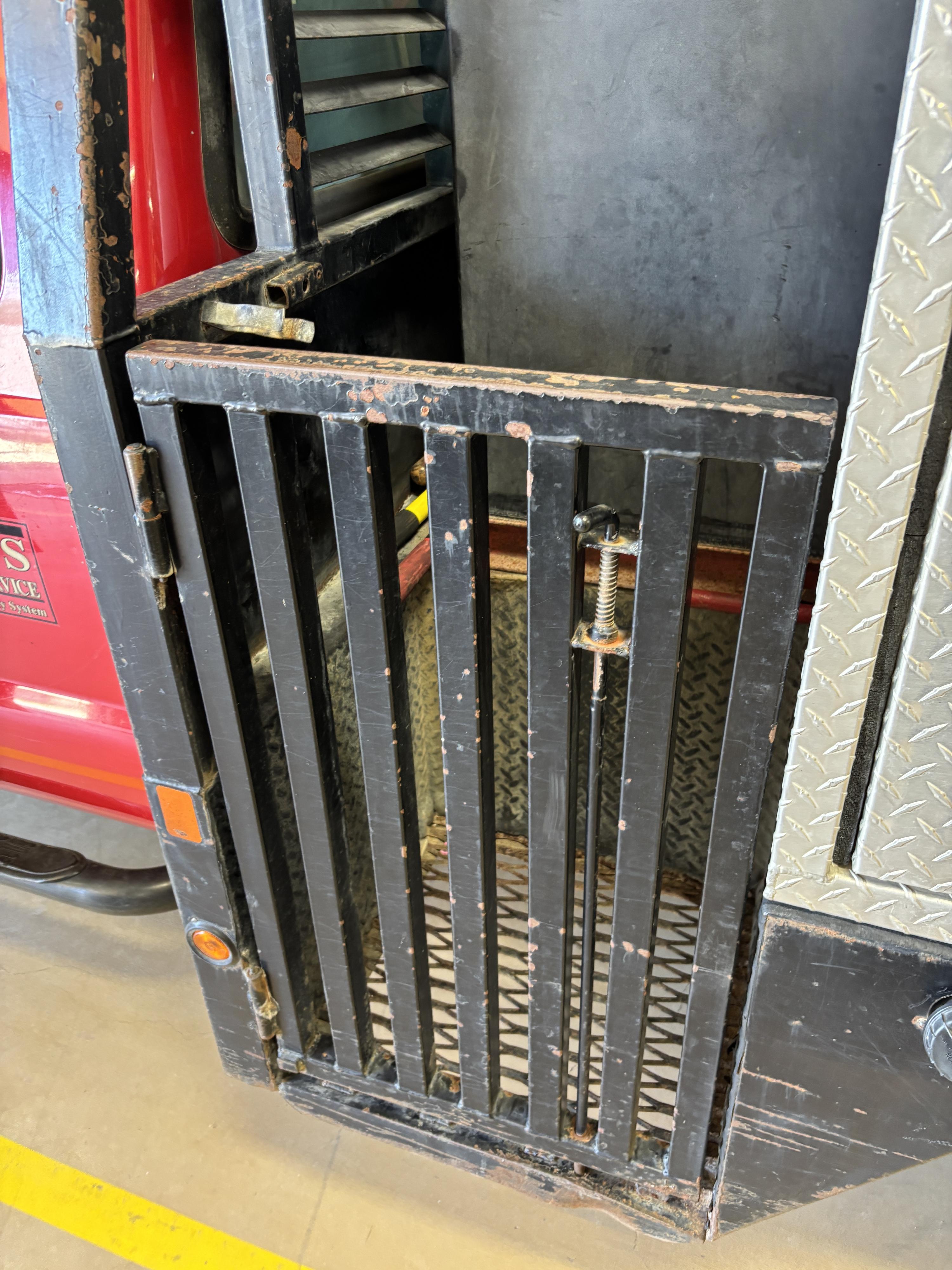 2005 Ford F-550 4x4 Brush Truck - image 21
