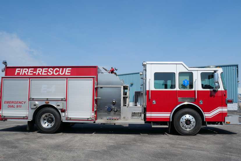 2005 Sutphen Shield Pumper — photo 5