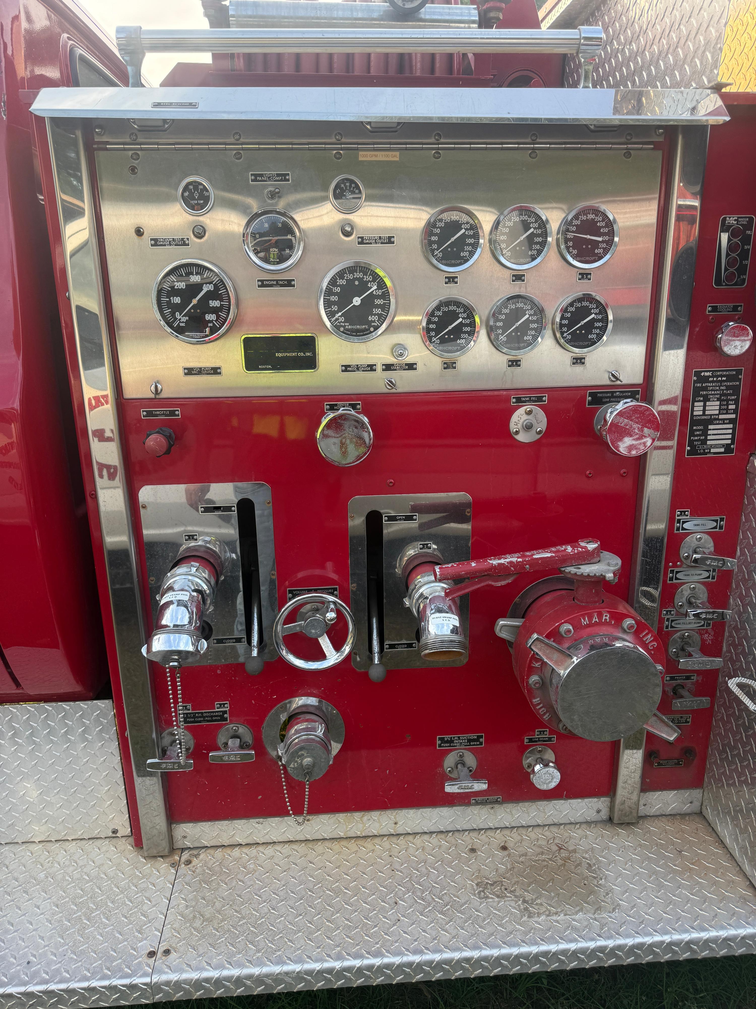1981 GMC V8 7000 Pumper Tanker - image 7