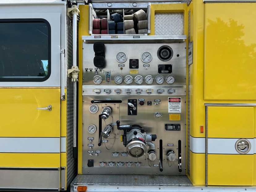 1995 E-One 80' Quint — photo 5
