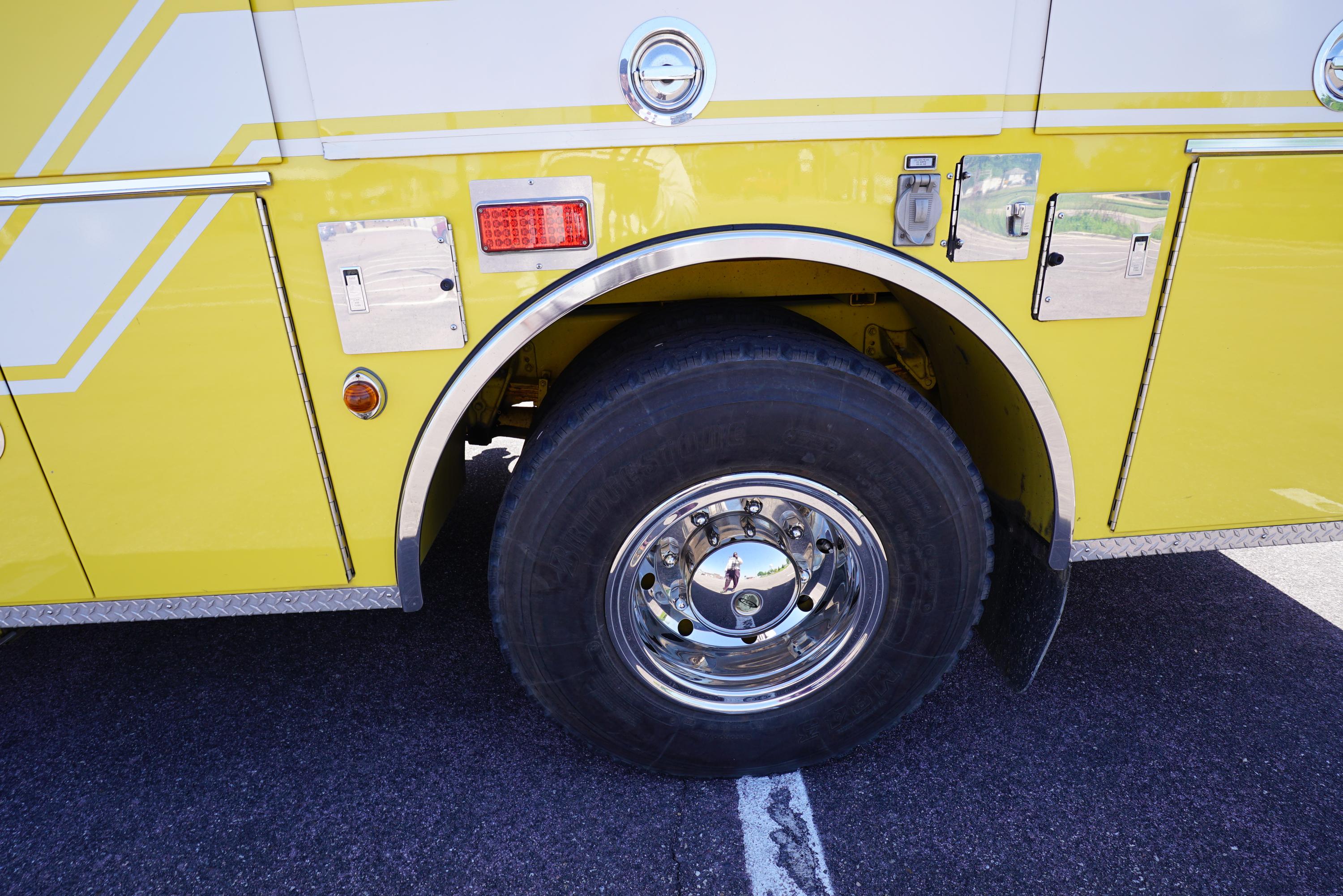 1995 Pierce Saber Pumper - image 90