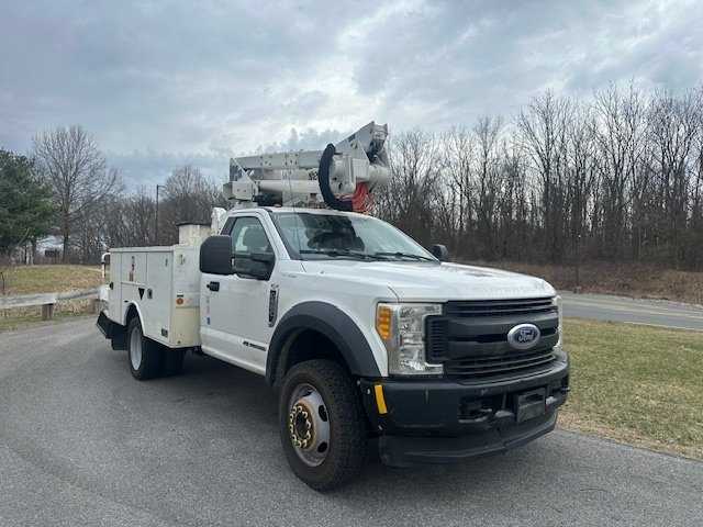 2017 Ford F550 Bucket Truck w/ Altec AT37G Boom (42 ft)