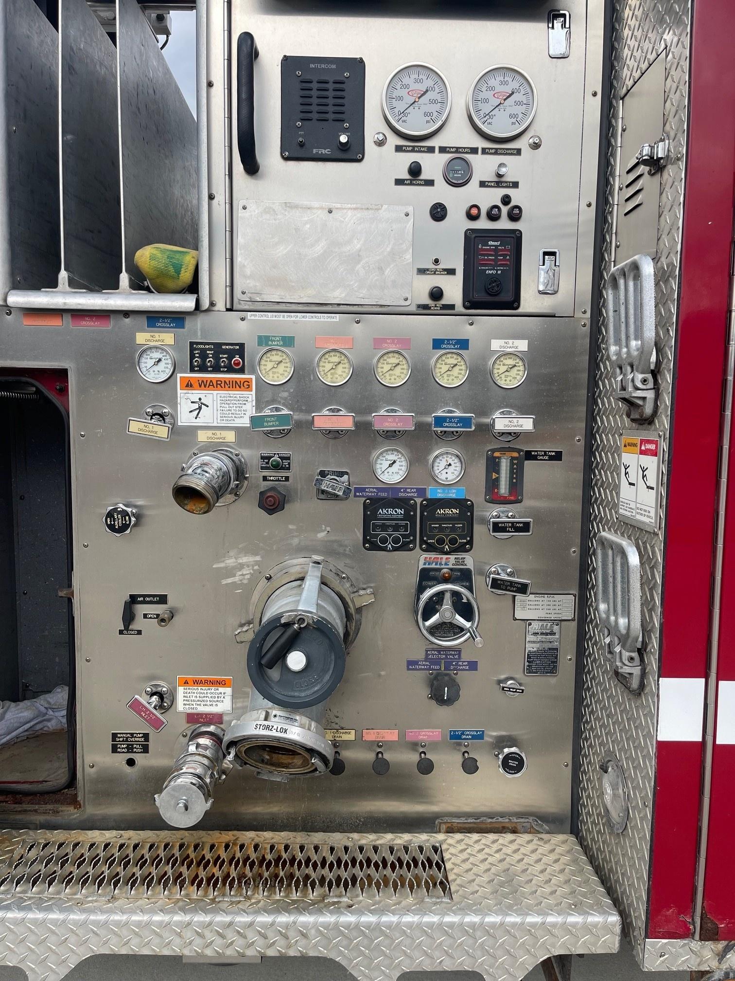 2004 Seagrave Mean Stick 75' Aerial - image 9