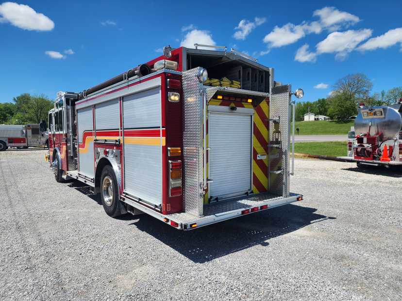 2013 E-One Typhoon Pumper — photo 3