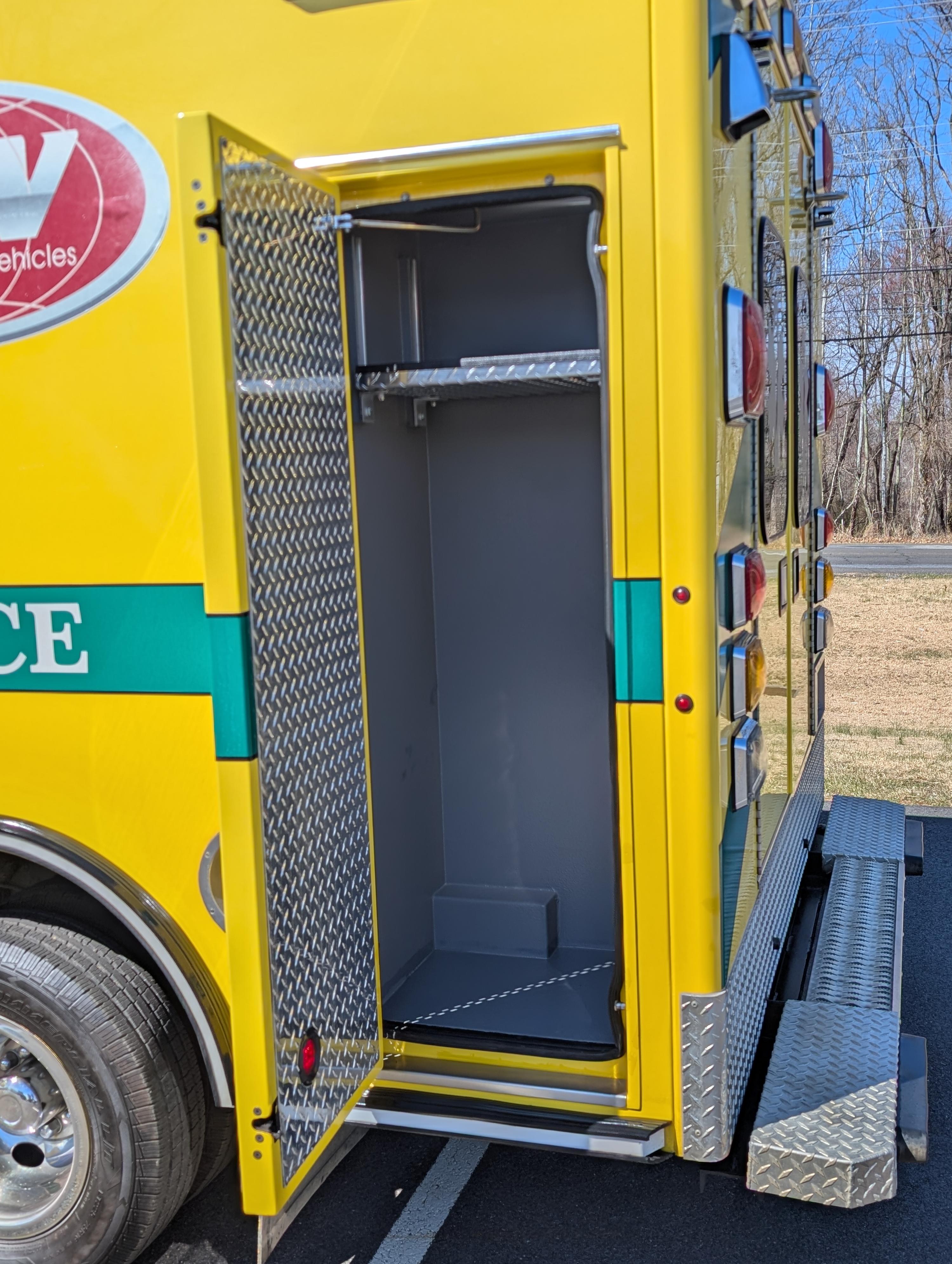2008 Road Rescue Ford Type III Ambulance - image 6