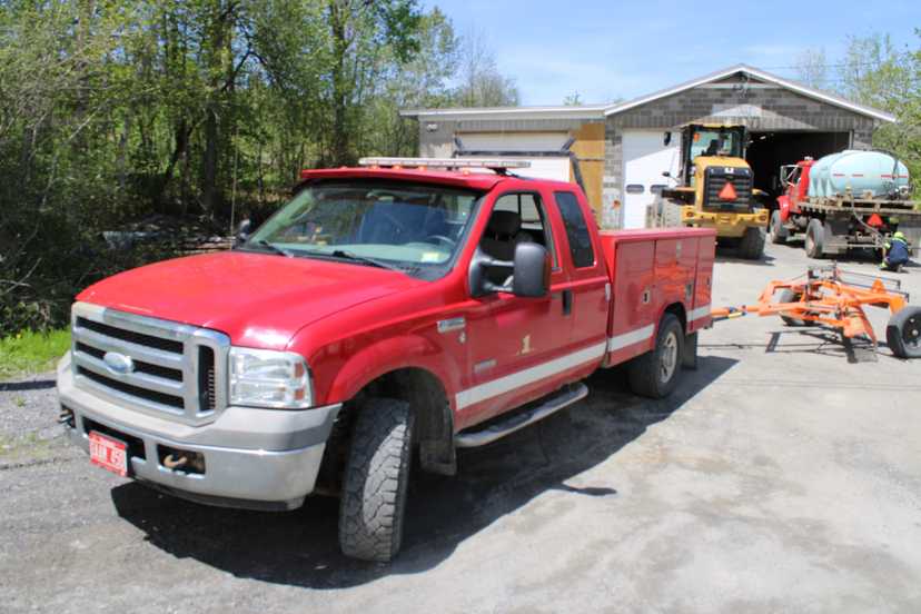 2004 Ford Brush Truck — photo 2