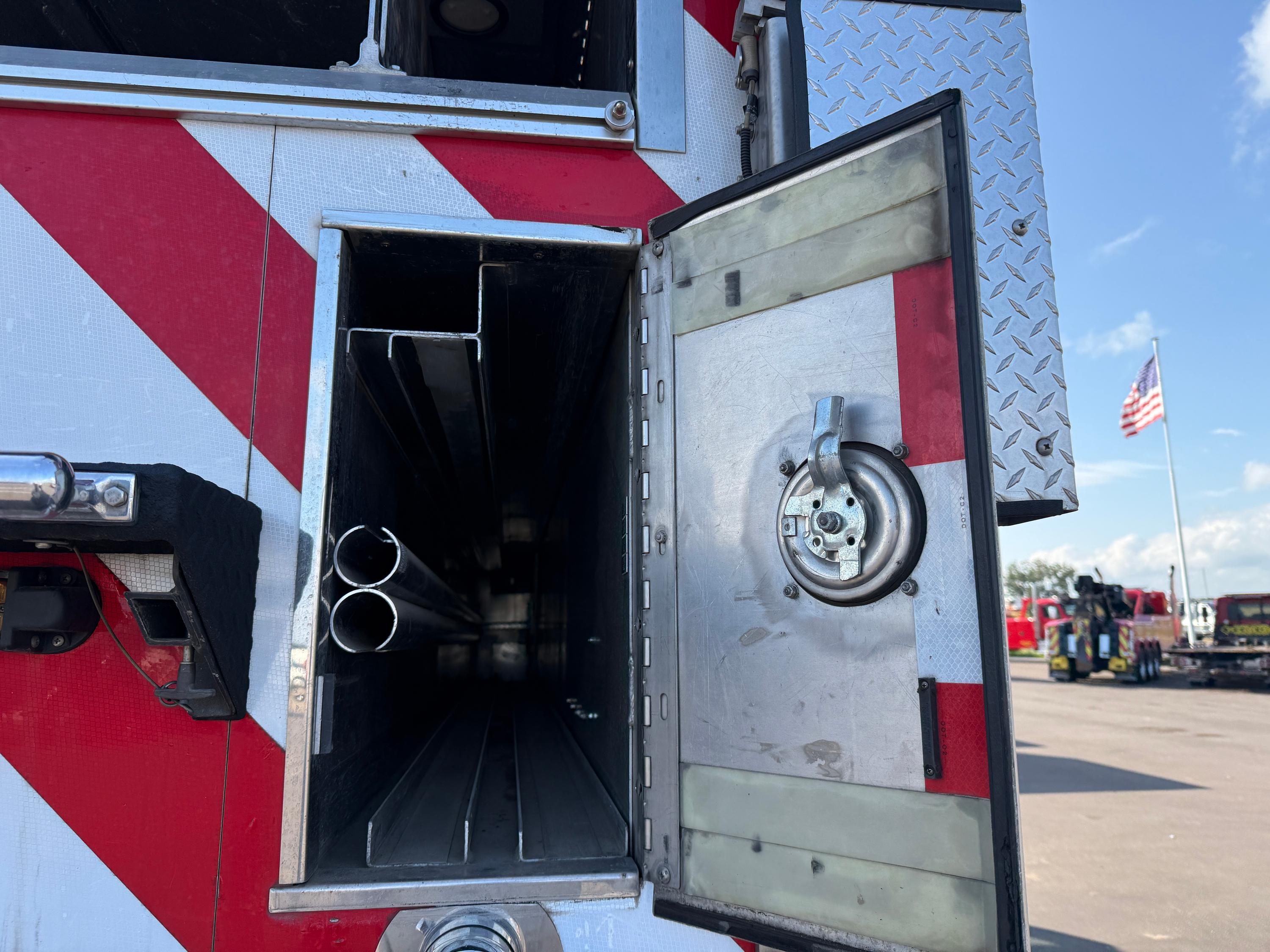 2015 Rosenbauer COMMANDER Pumper - image 11