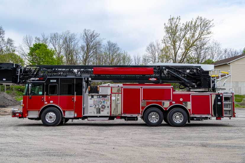 2025 Pierce Enforcer 100' Quint — photo 5