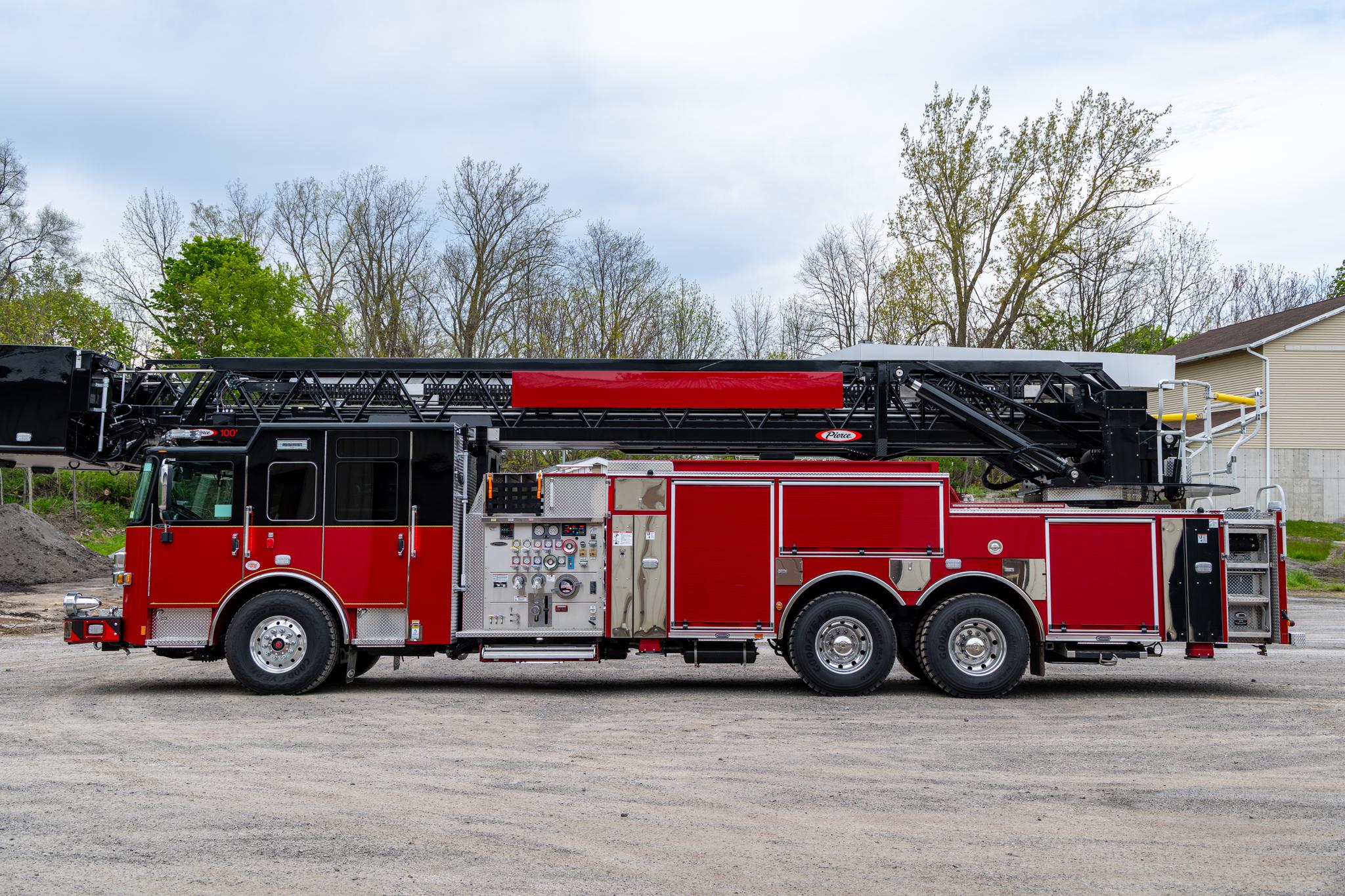 2025 Pierce Enforcer 100' Quint - image 5