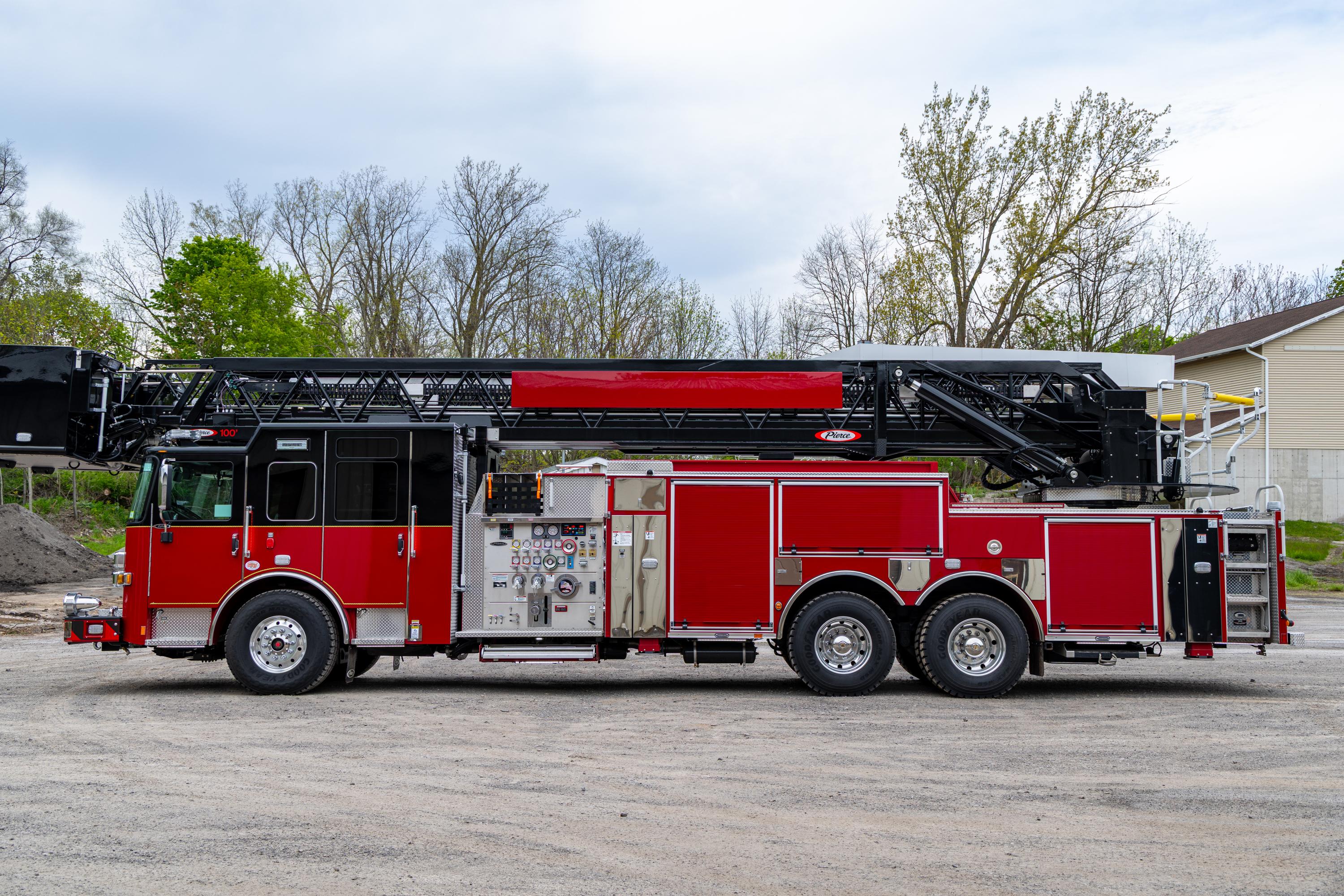 2025 Pierce Enforcer 100' Quint - image 5