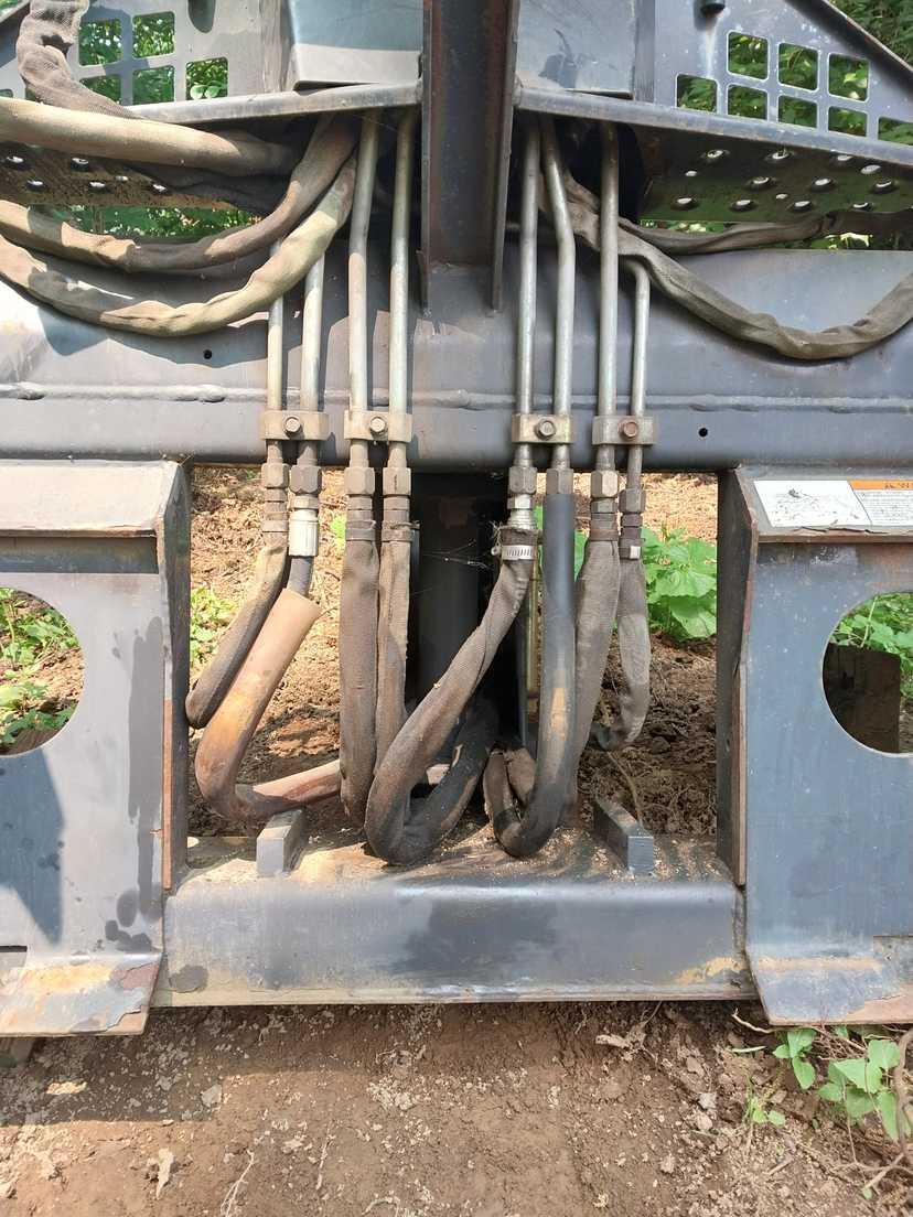 Bobcat 811 Backhoe Attachment off 863 Loader — photo 3
