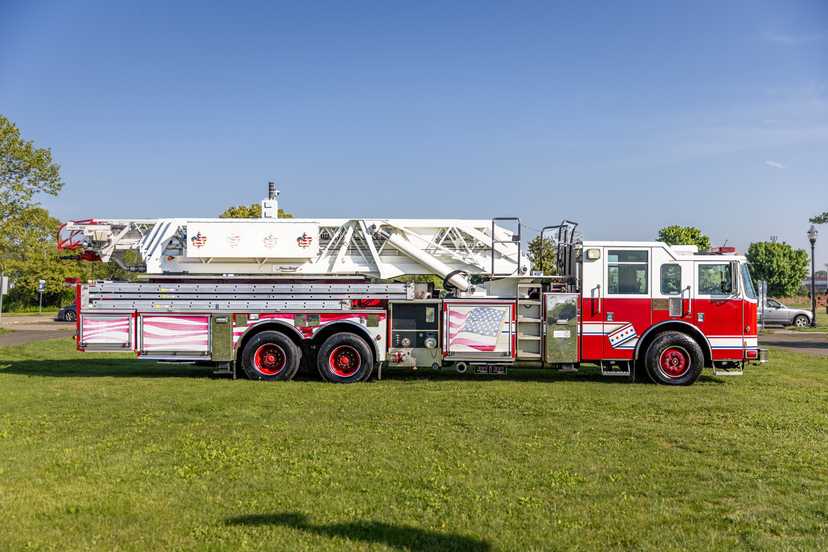 2003 Pierce TL100 100' Quint — photo 6