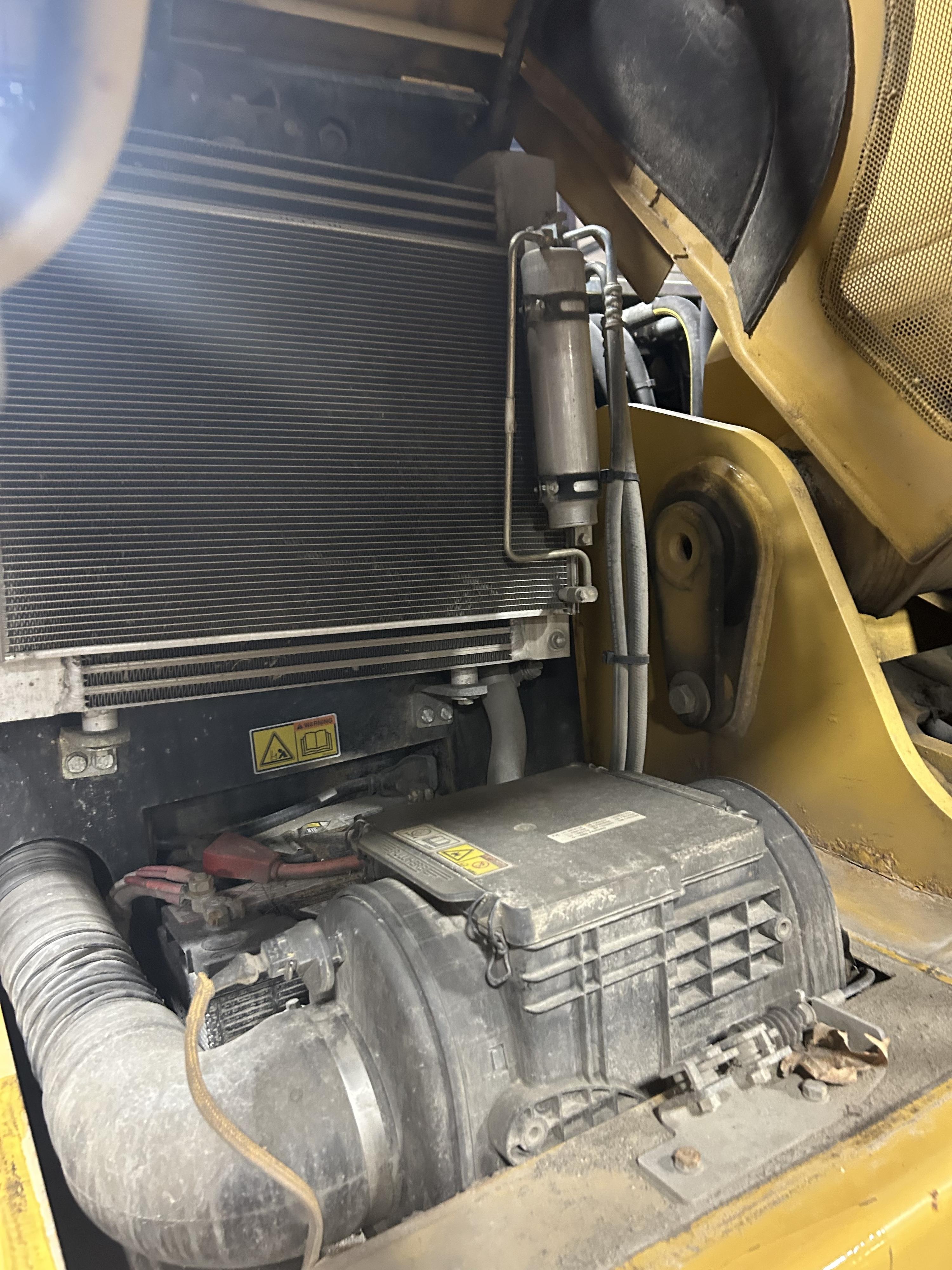 2010 Caterpillar M318D Excavator - image 17