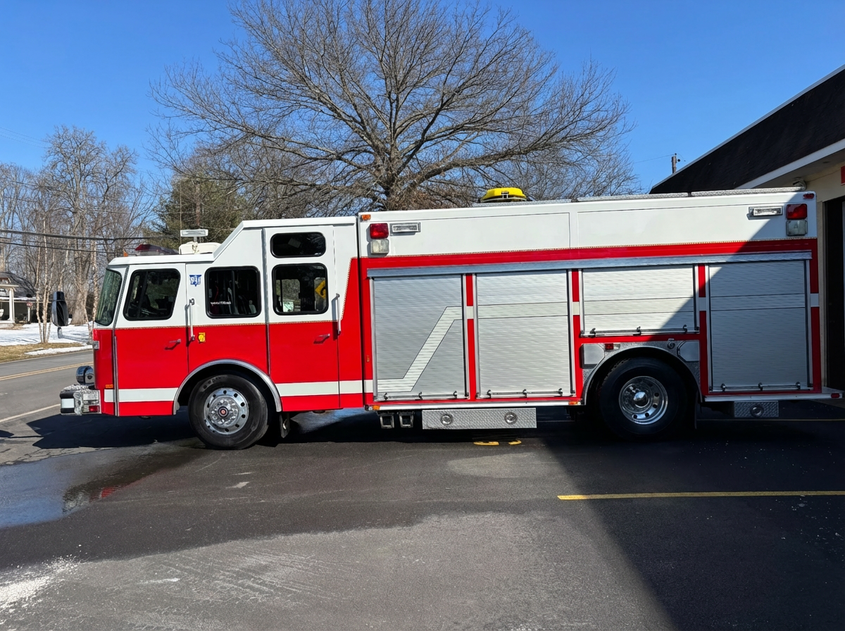 1997 E-One Heavy Rescue - image 8