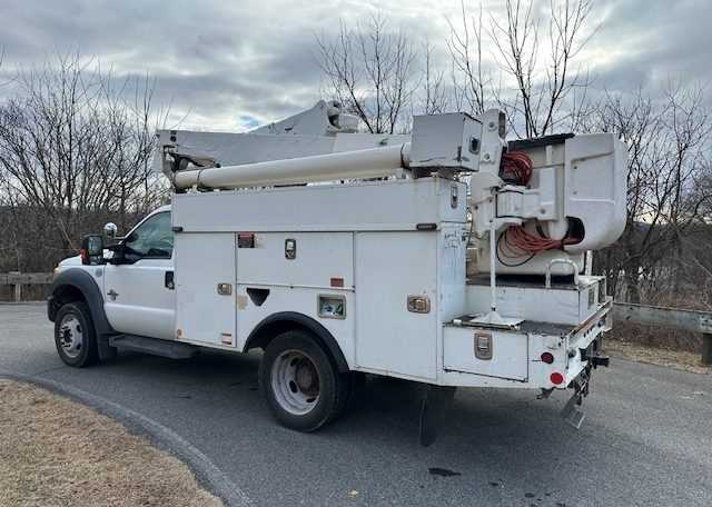 2015 Ford F550 Bucket Truck w/ Altec AT37G (42 ft) — photo 7
