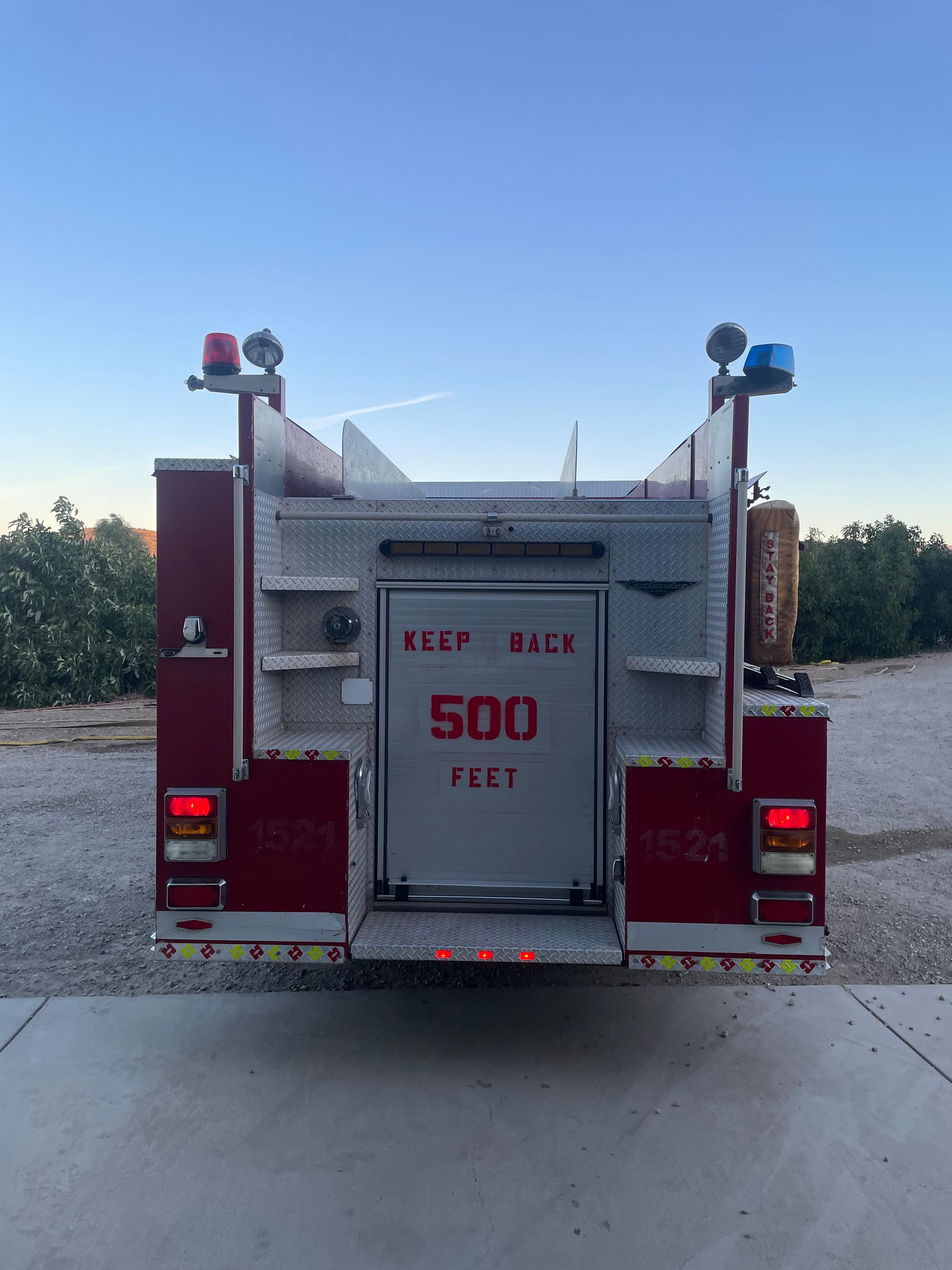 2004 Pierce Fire Engine - image 3