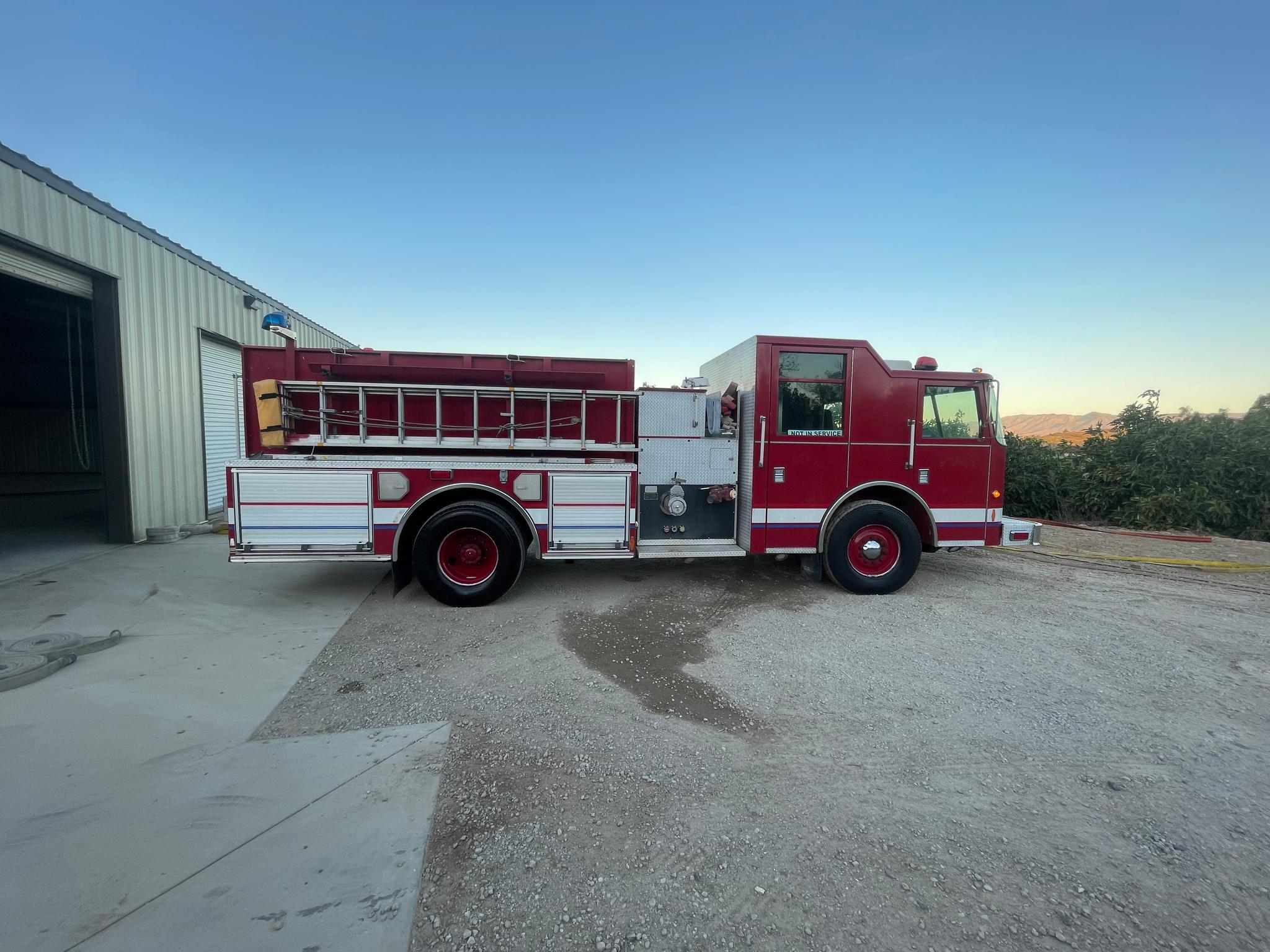 2004 Pierce Fire Engine - image 5