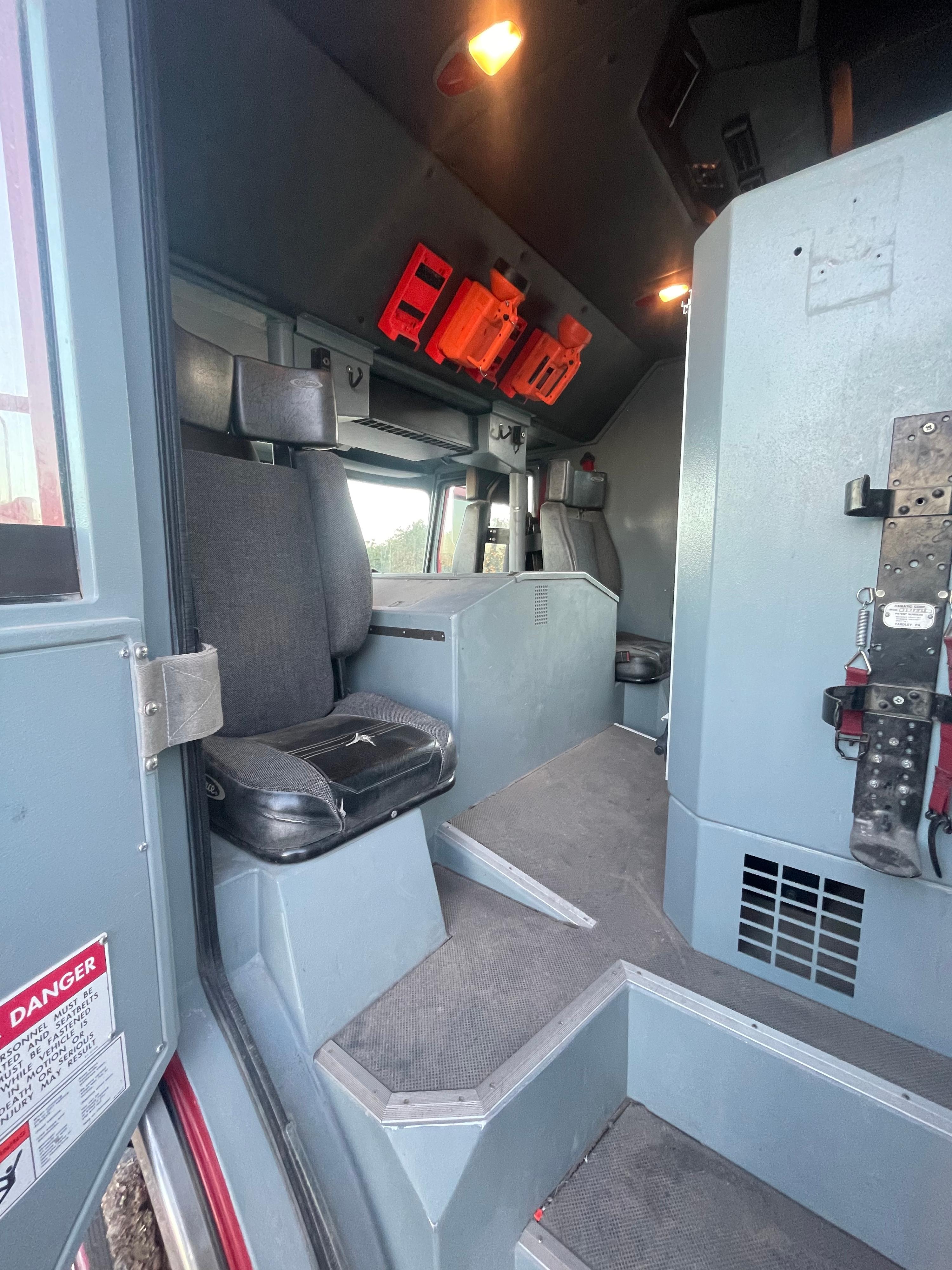 2004 Pierce Fire Engine - image 7