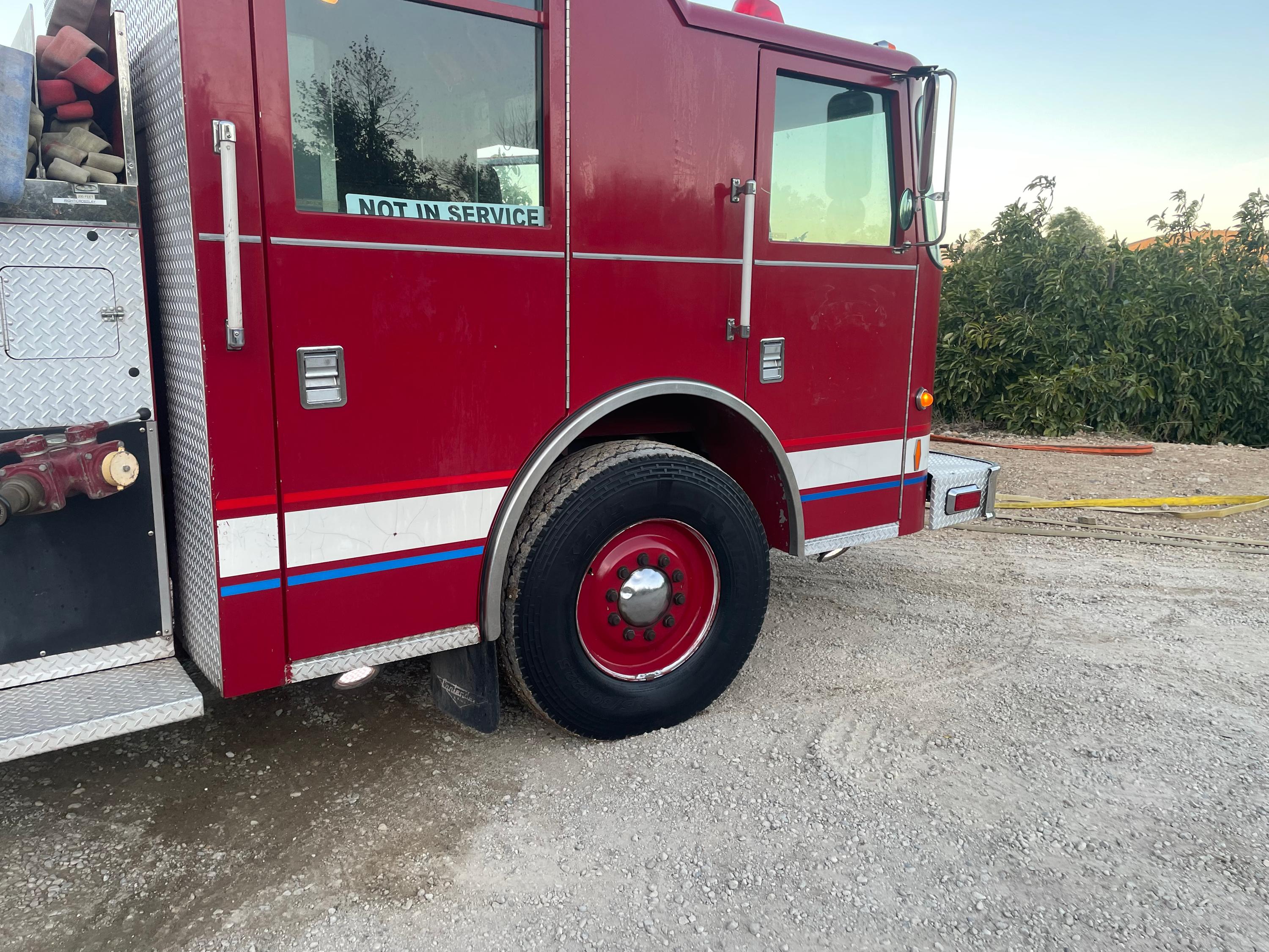 2004 Pierce Fire Engine - image 8