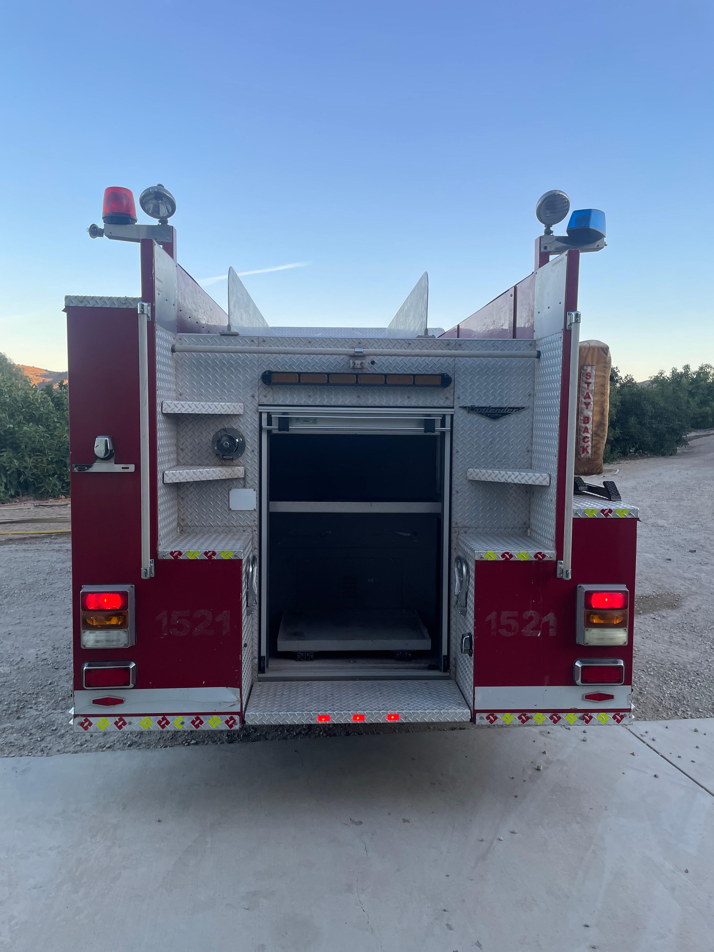 2004 Pierce Fire Engine - image 11