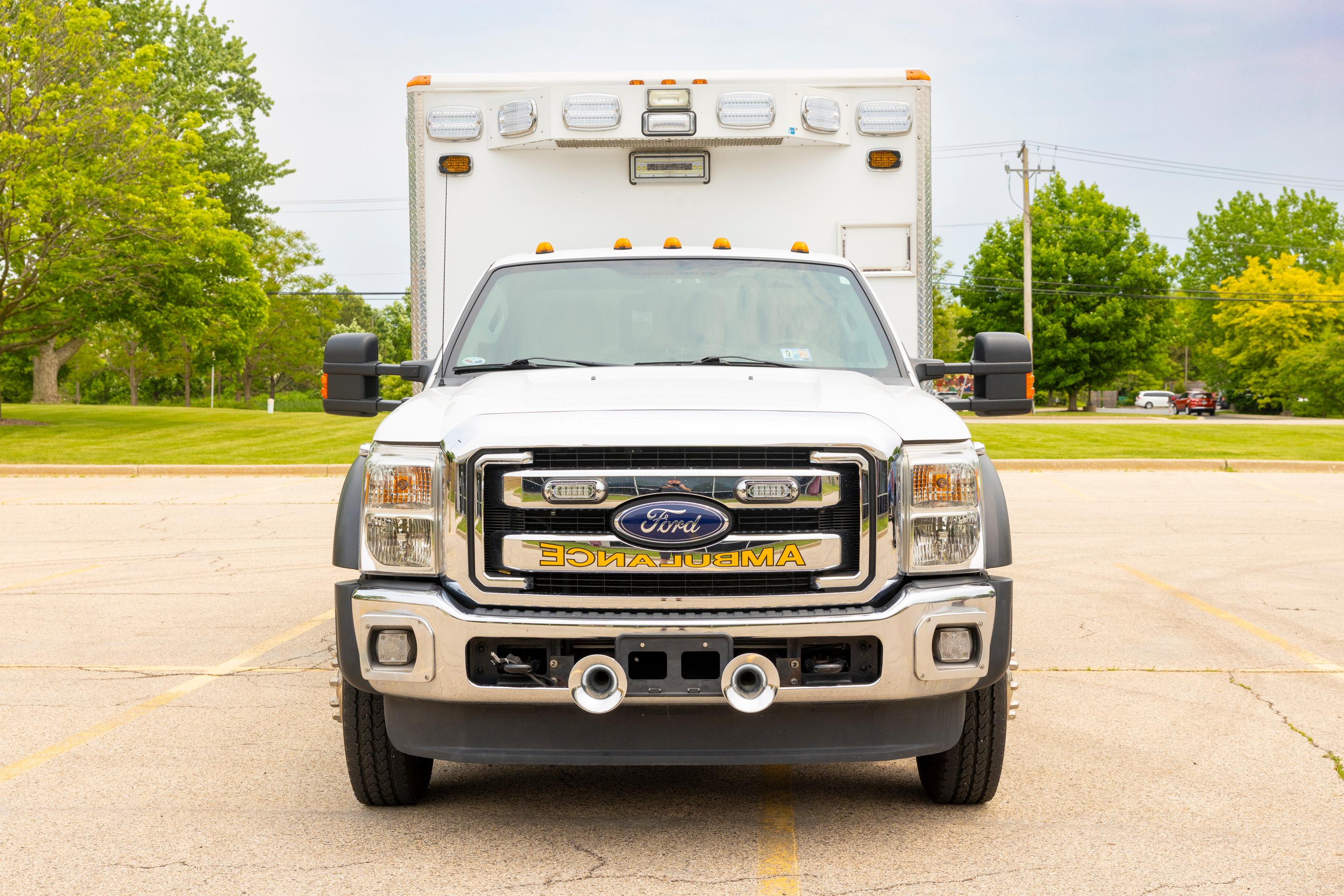 2014 Ford F-450 4x4 Type I - image 2