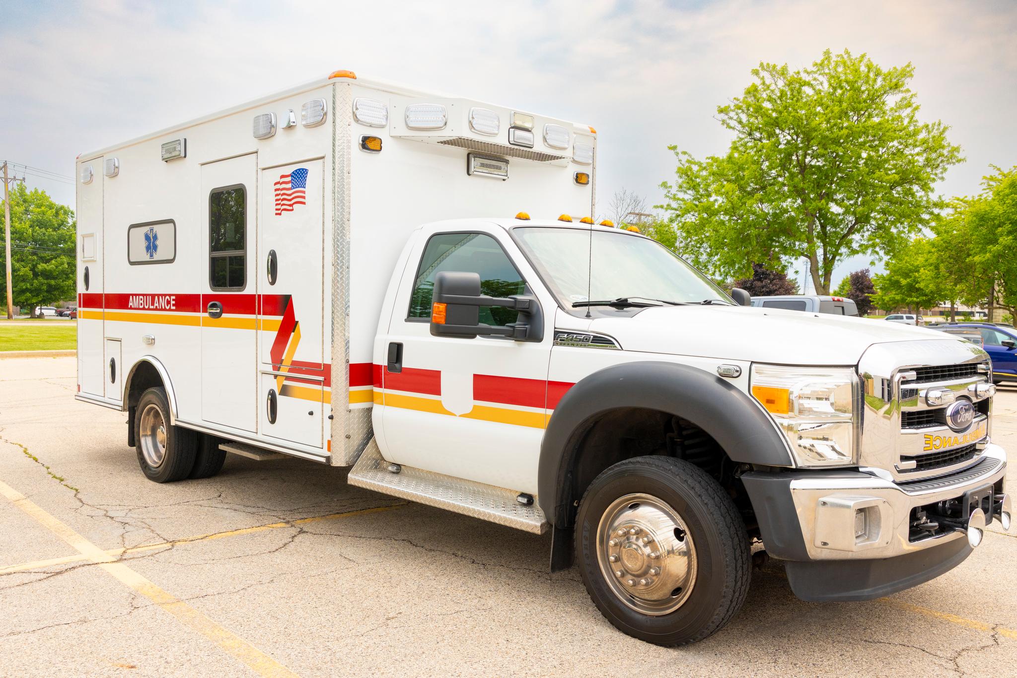 2014 Ford F-450 4x4 Type I - image 3